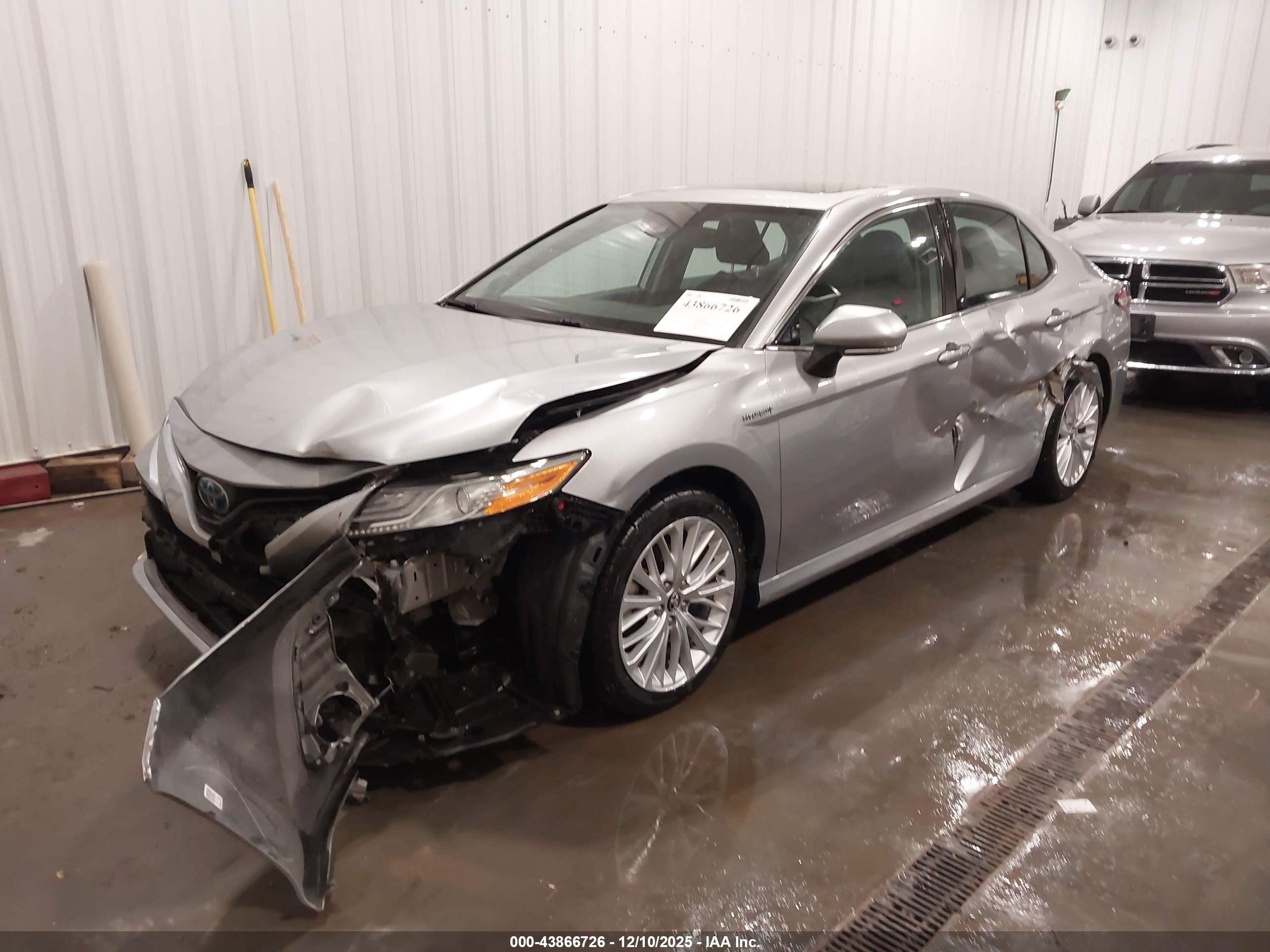 TOYOTA CAMRY image 6
