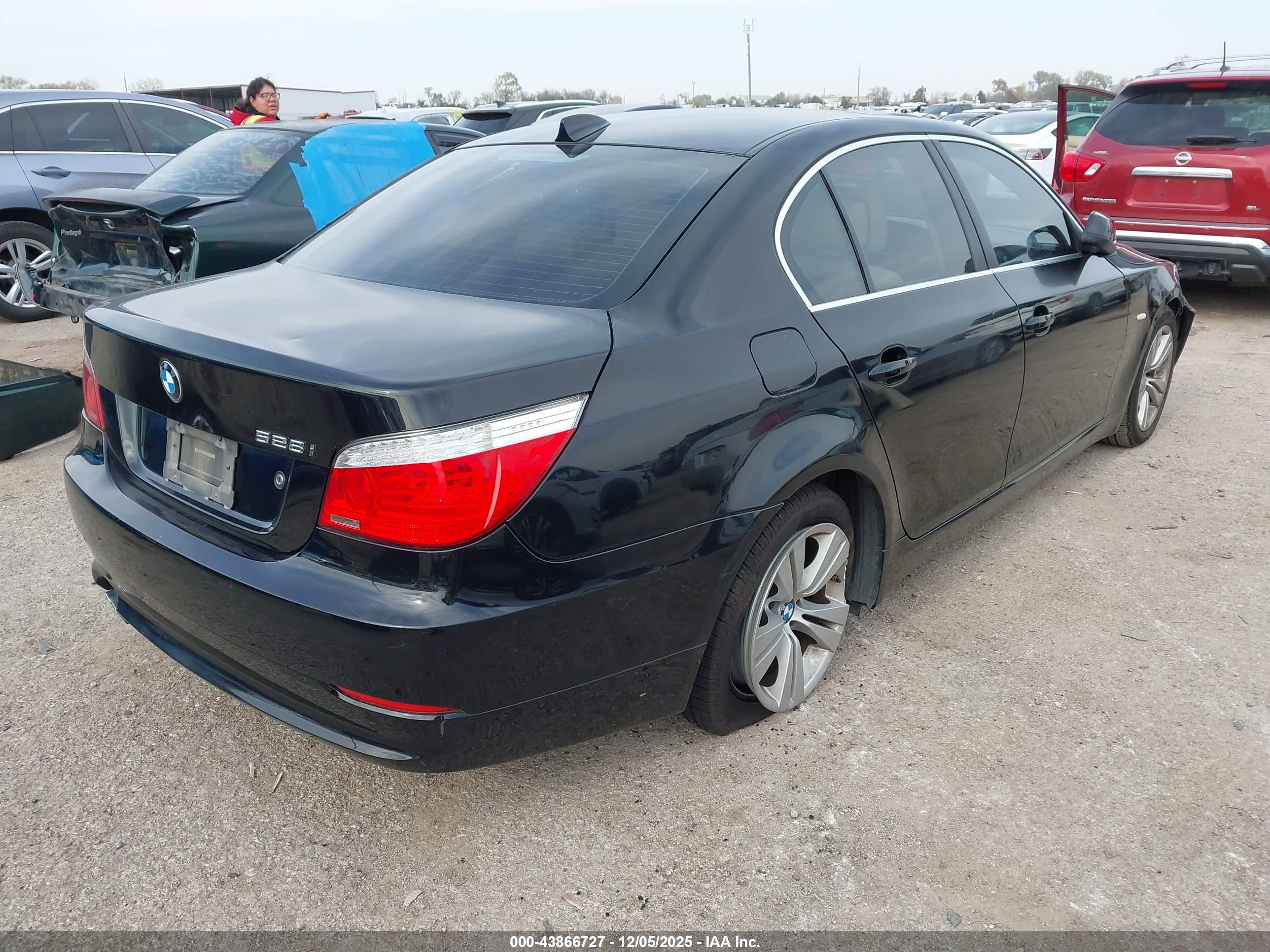 BMW 528I image 4