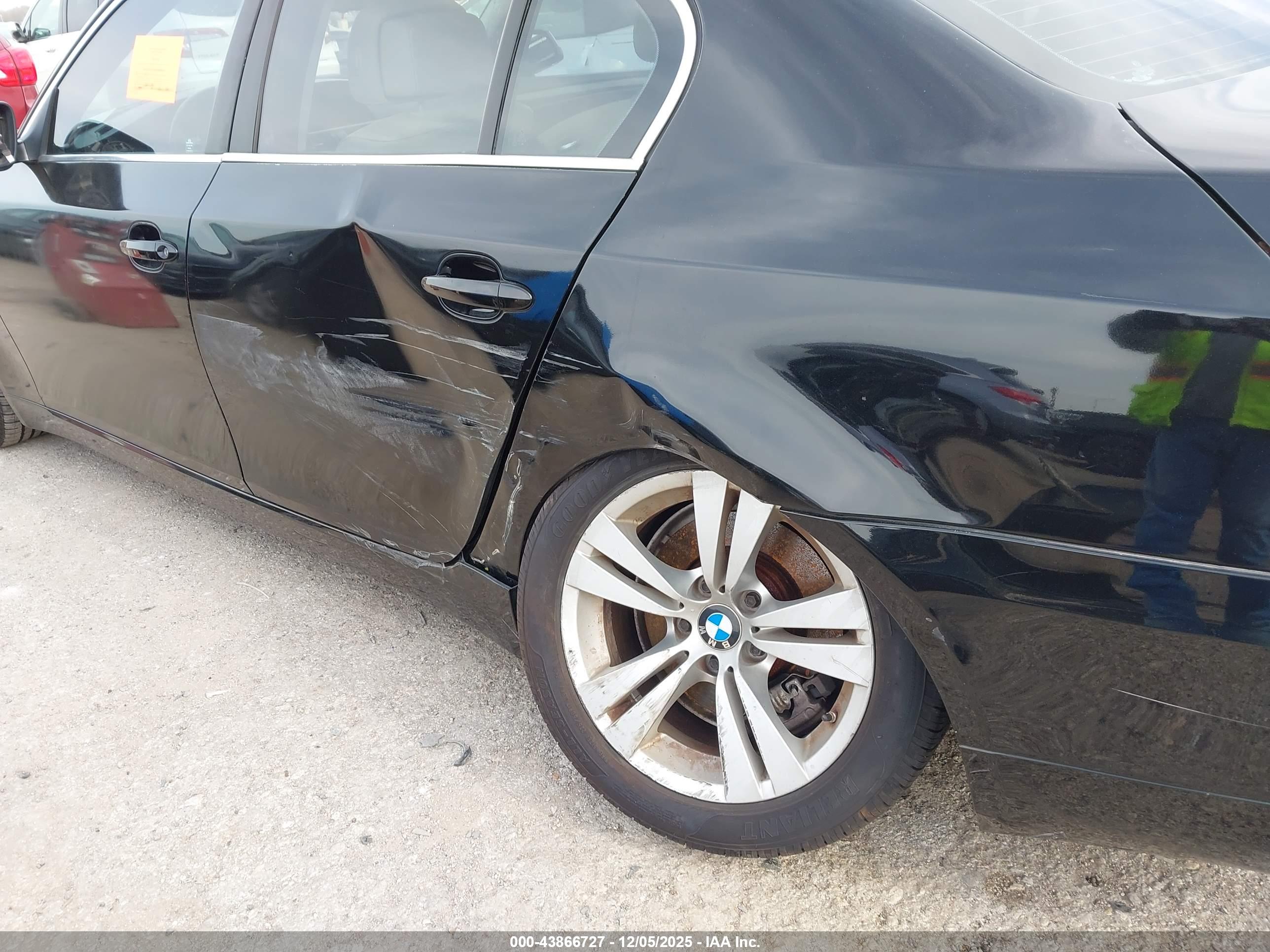 BMW 528I image 6