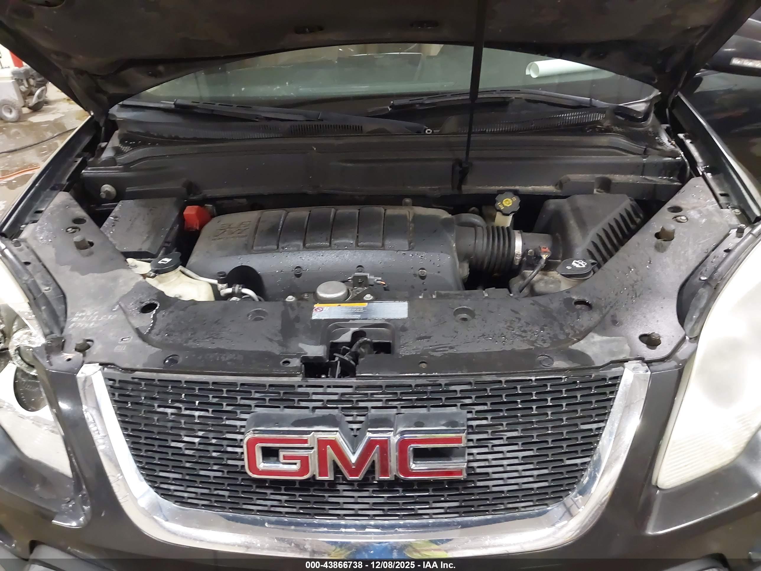 GMC ACADIA image 10