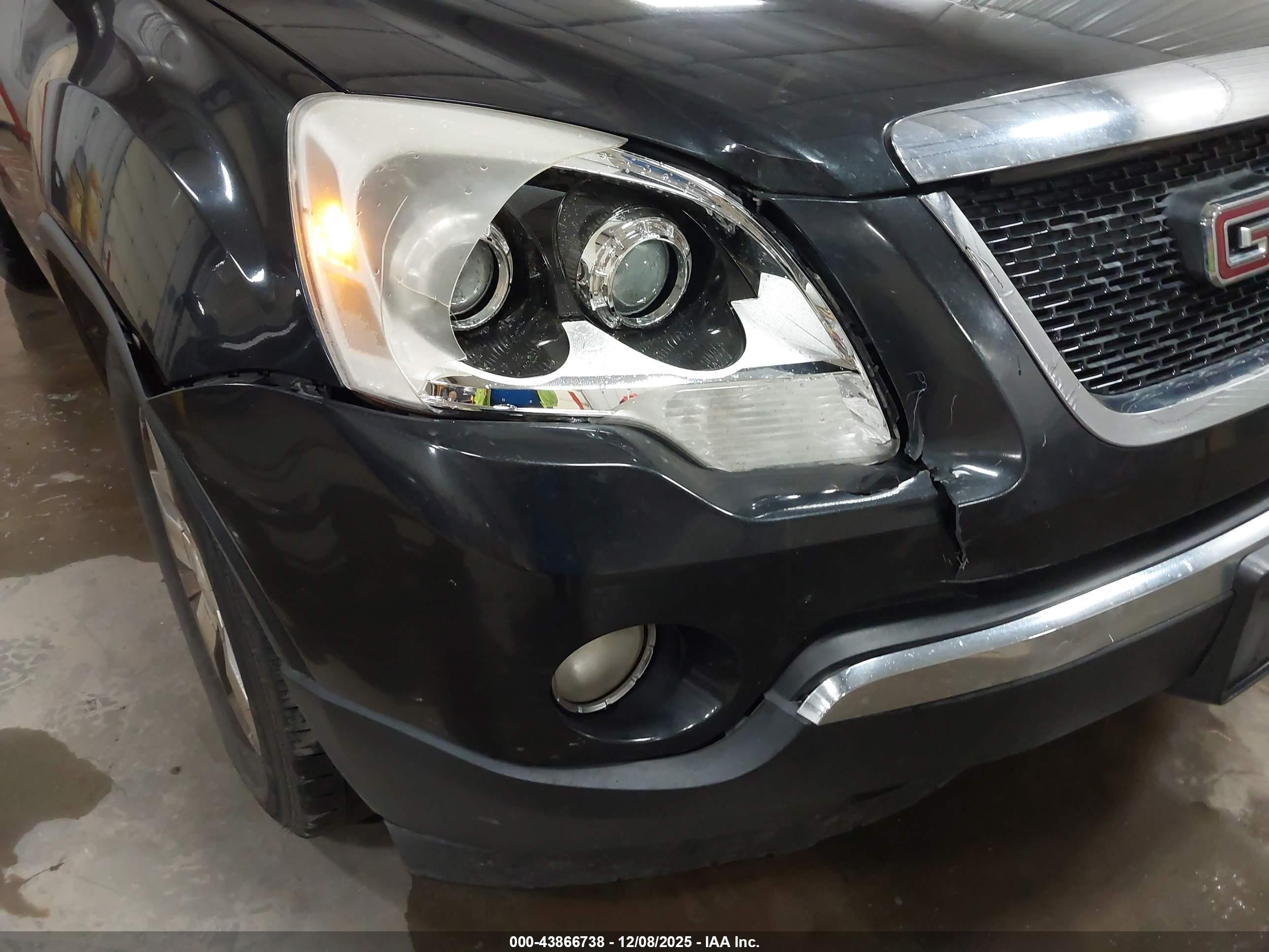 GMC ACADIA image 6
