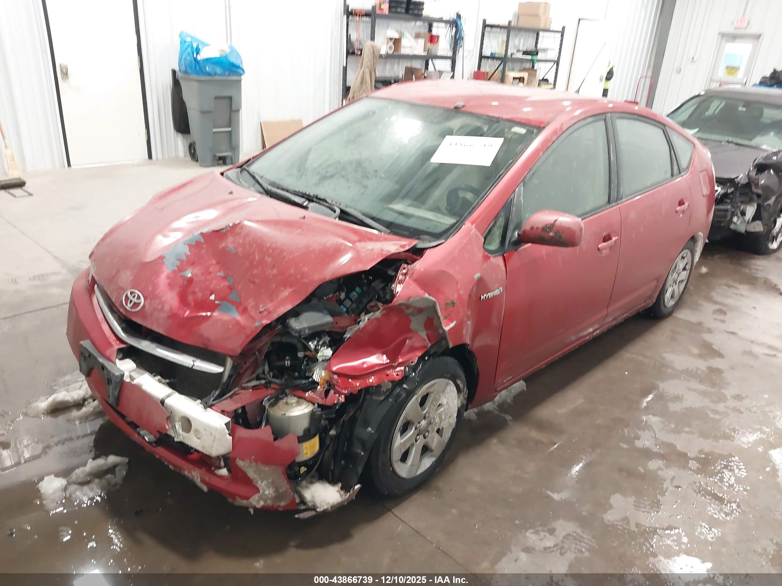 TOYOTA PRIUS image 2