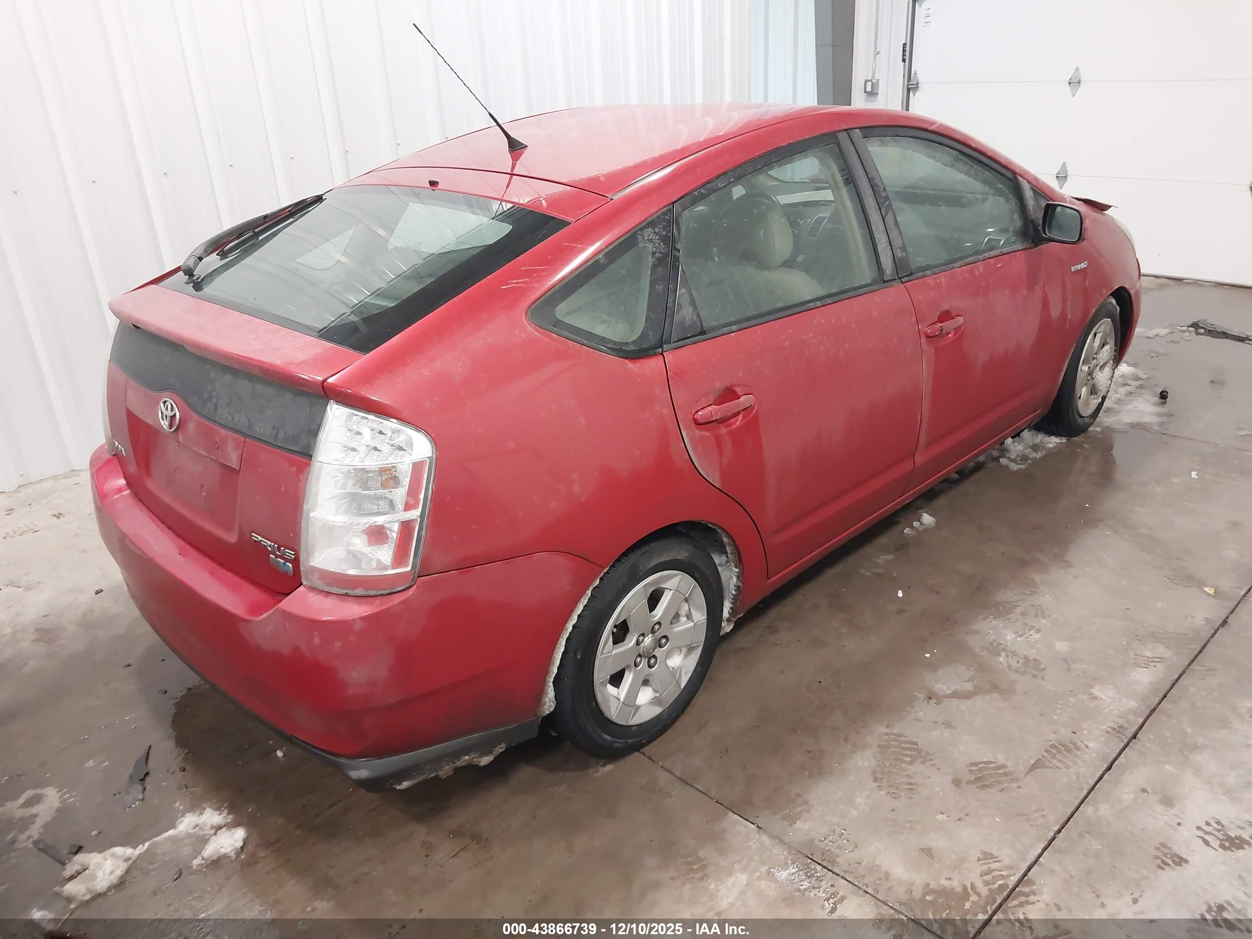TOYOTA PRIUS image 4