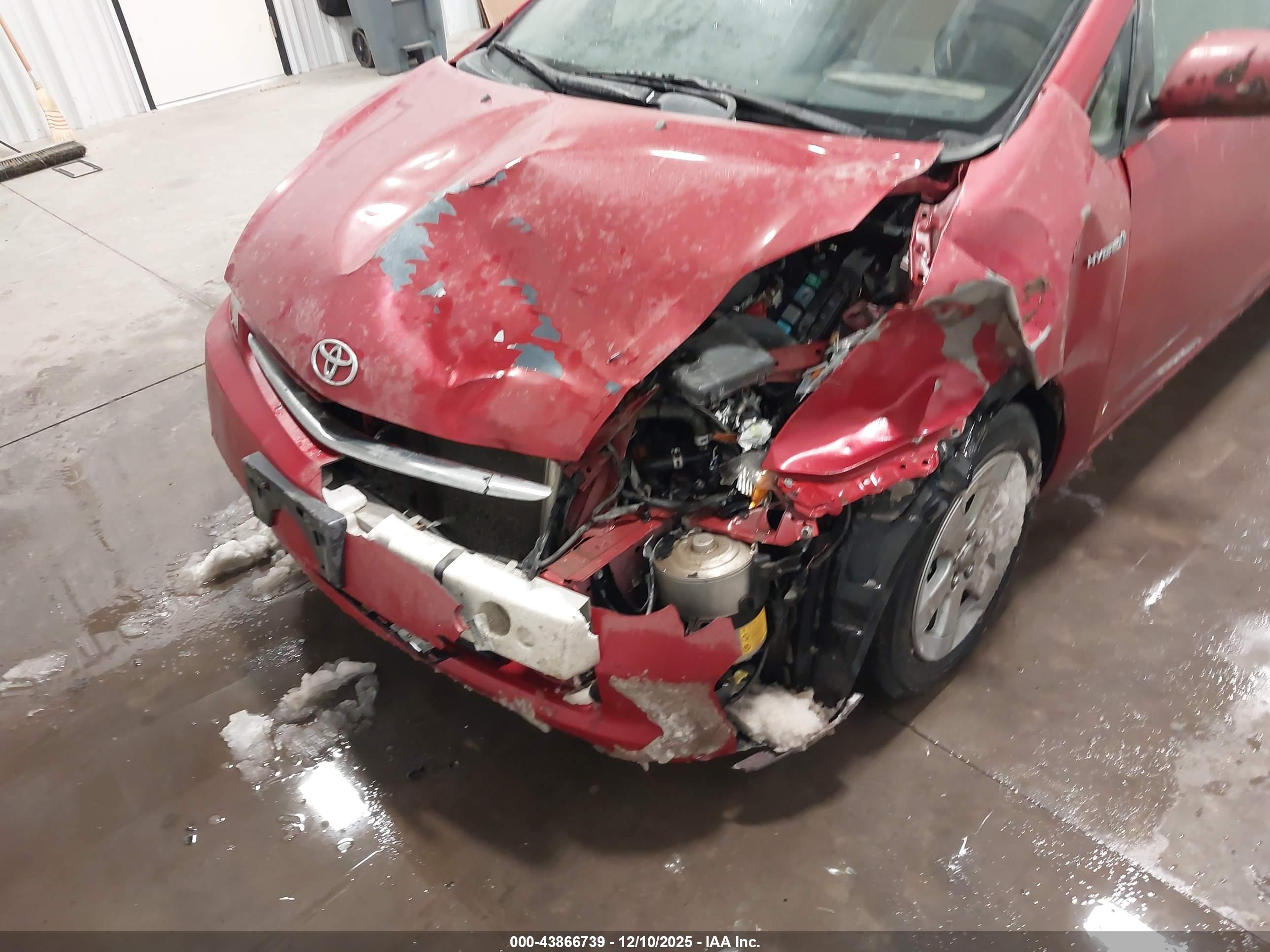 TOYOTA PRIUS image 6