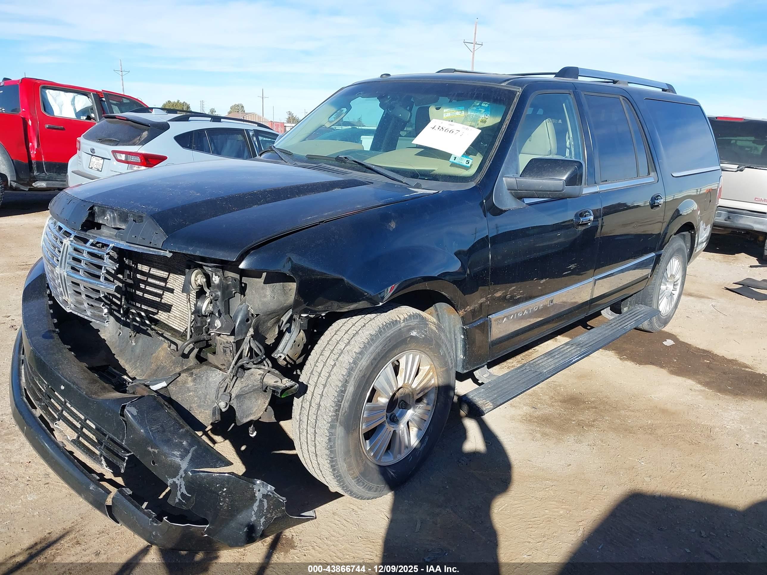 LINCOLN NAVIGATOR image 2