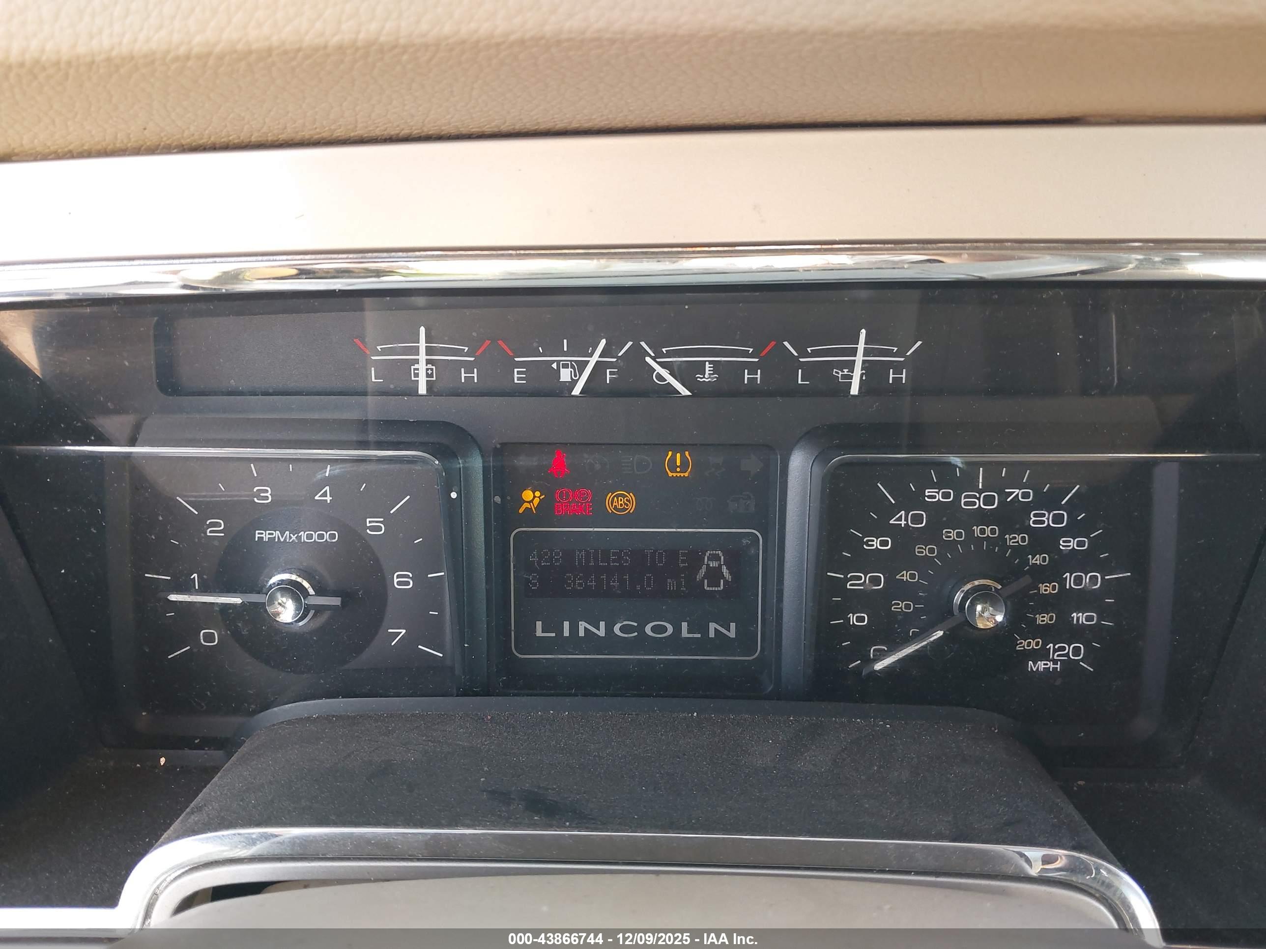 LINCOLN NAVIGATOR image 7