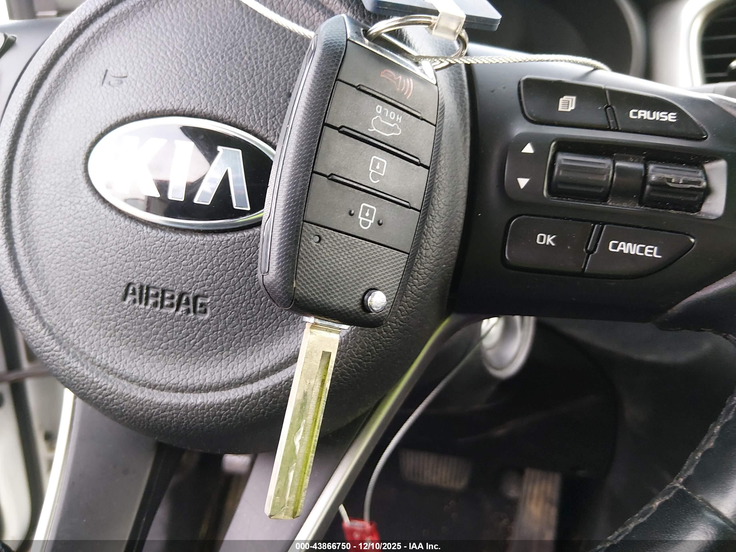 KIA SORENTO image 11