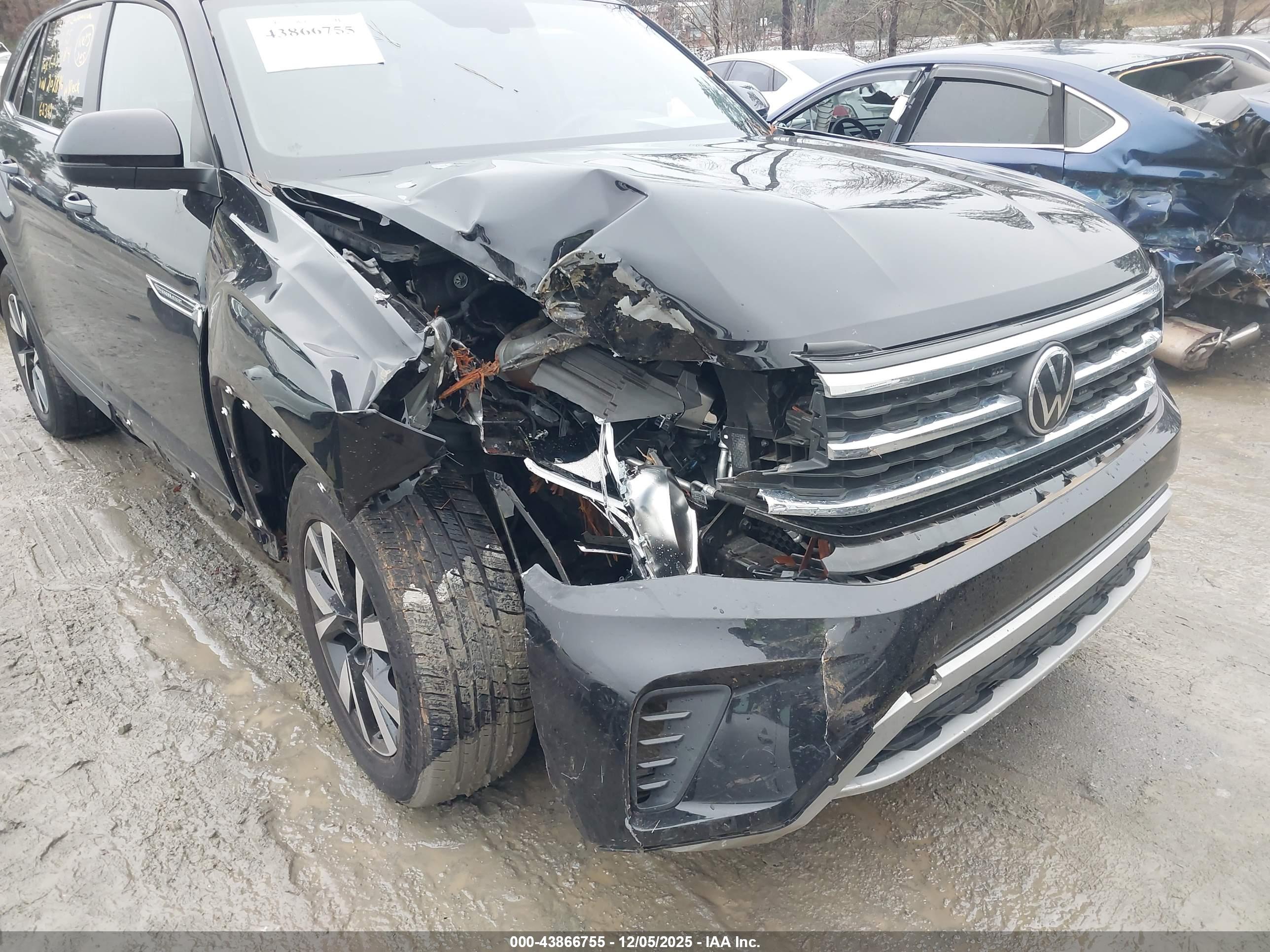 VOLKSWAGEN ATLAS image 6