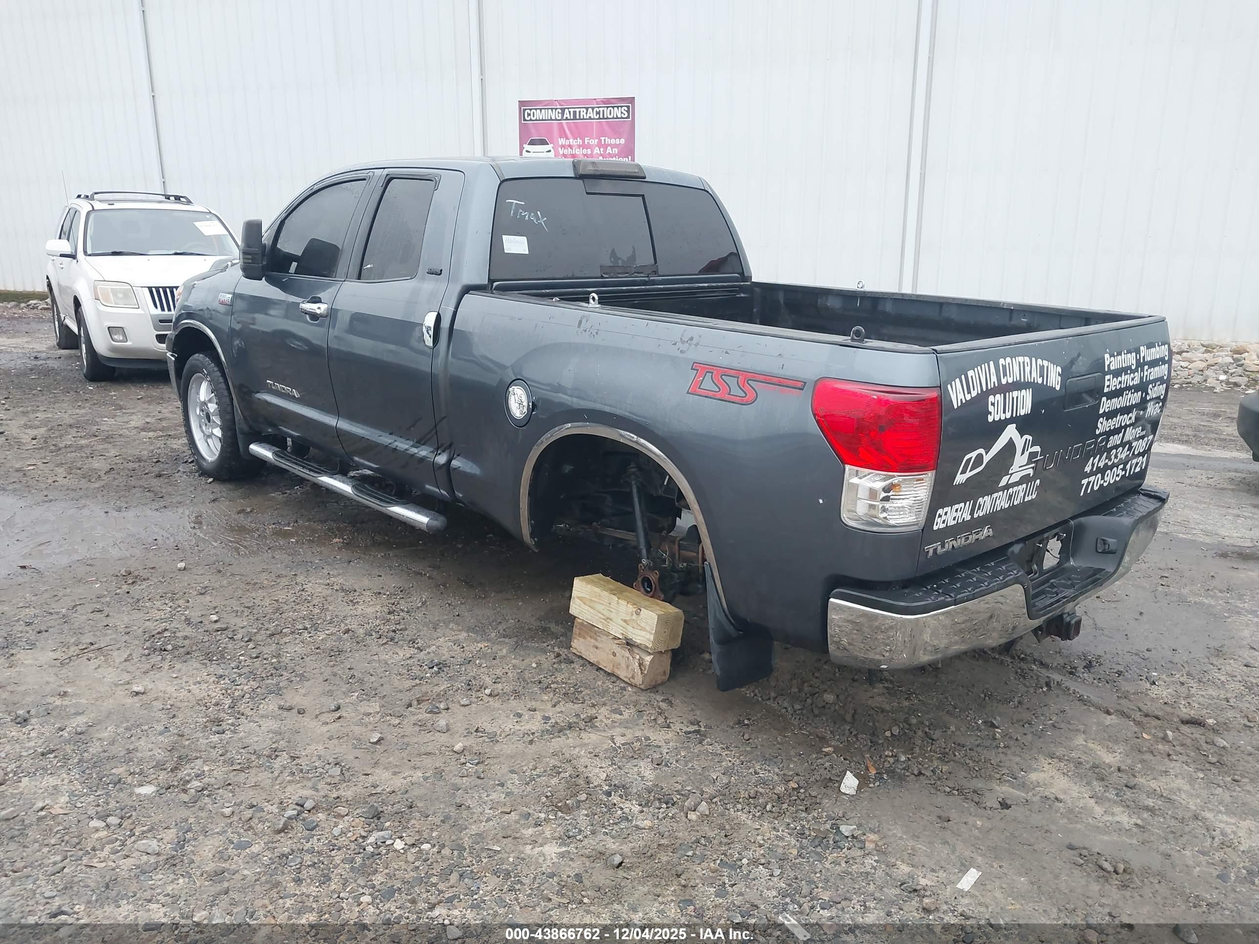 TOYOTA TUNDRA image 3