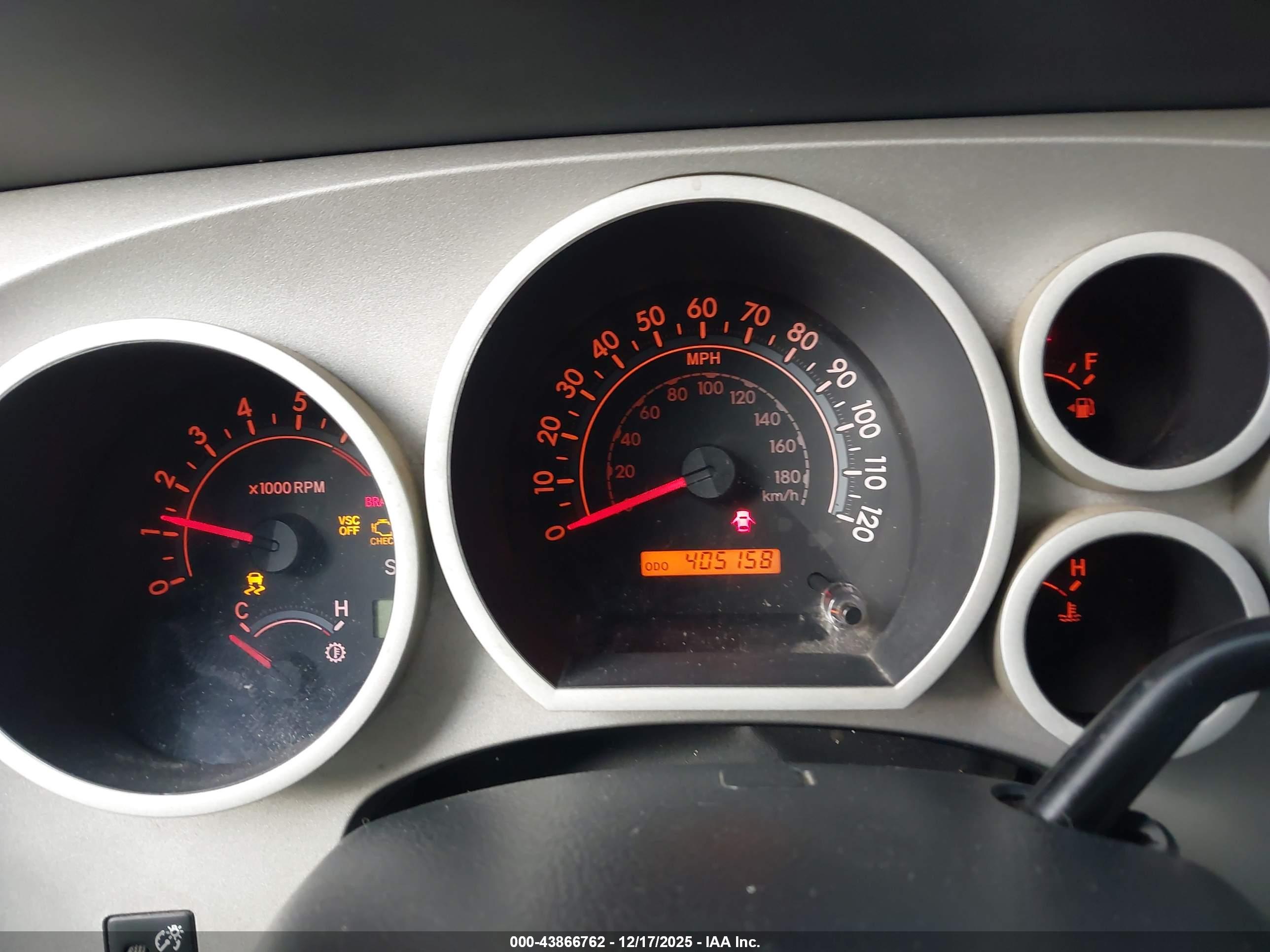TOYOTA TUNDRA image 7