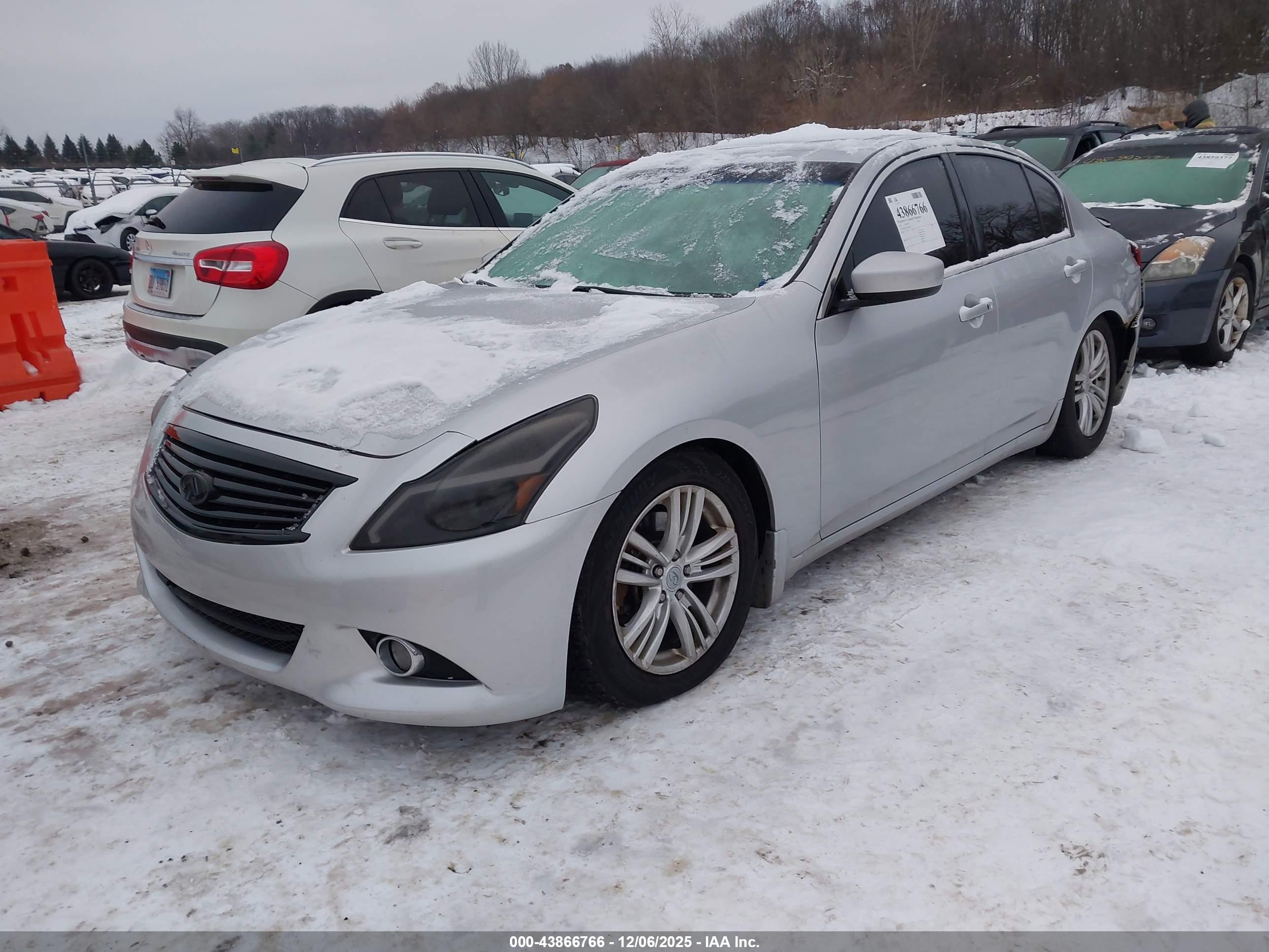 INFINITI G37X image 2