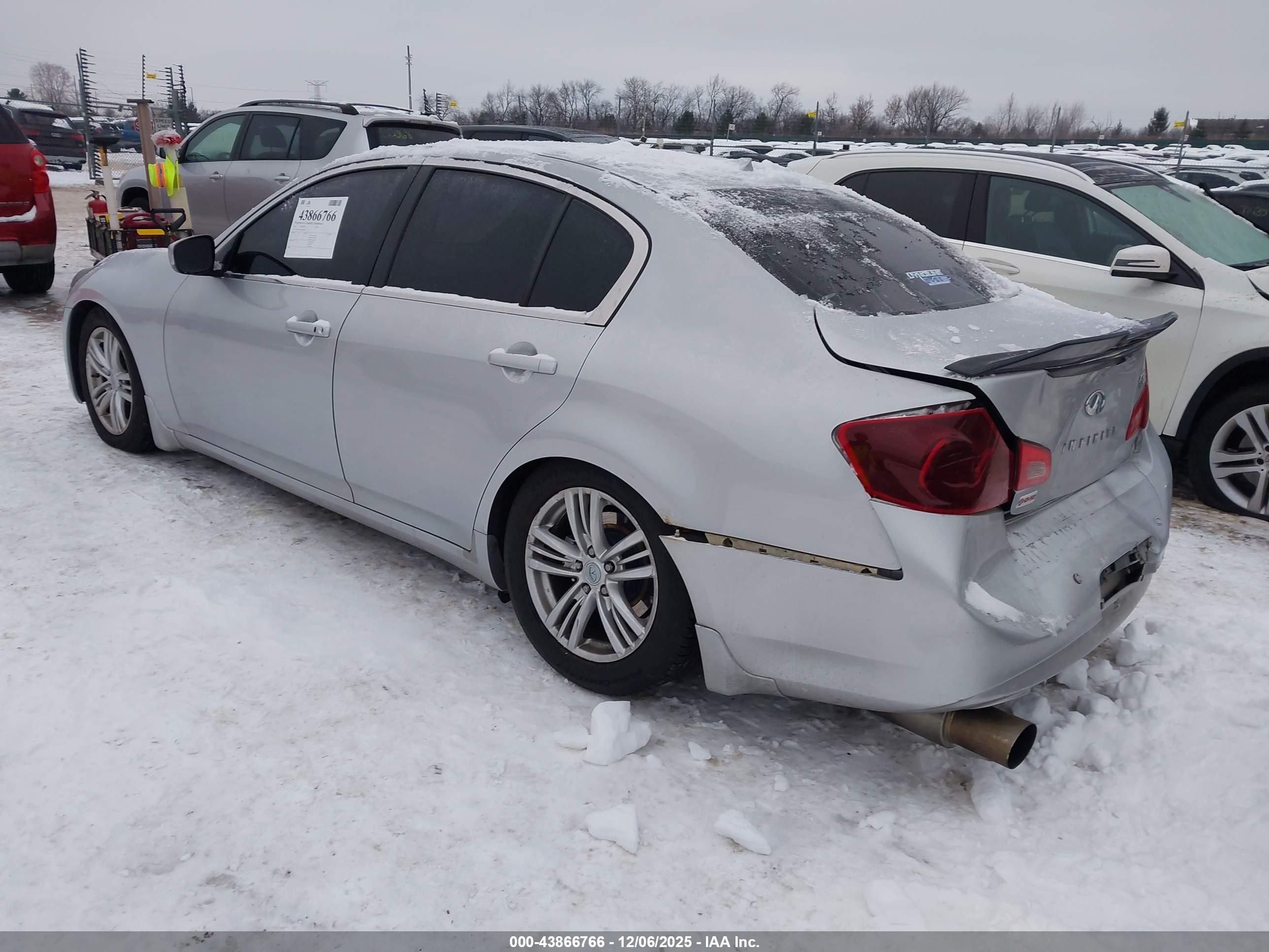 INFINITI G37X image 3