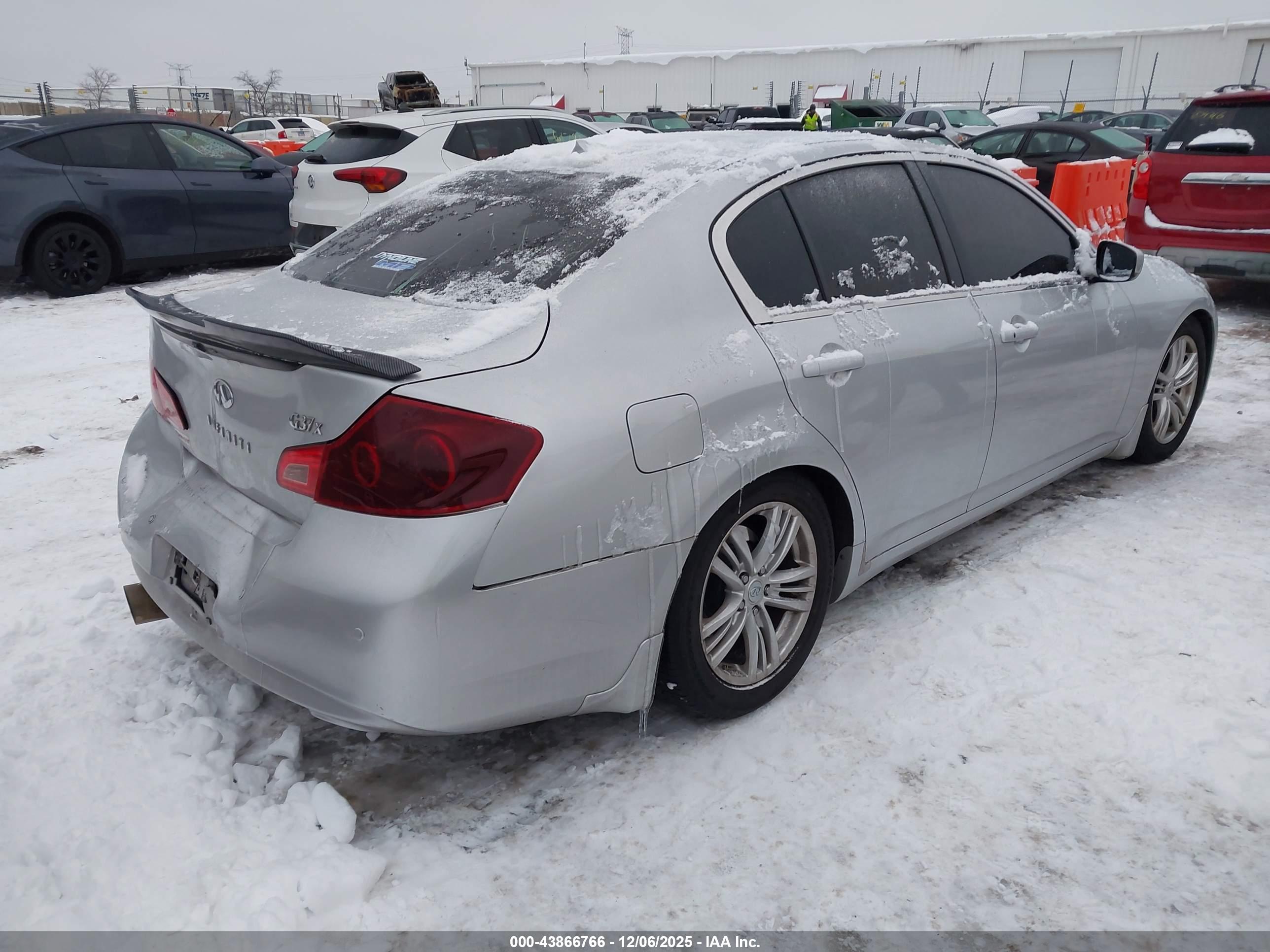 INFINITI G37X image 4