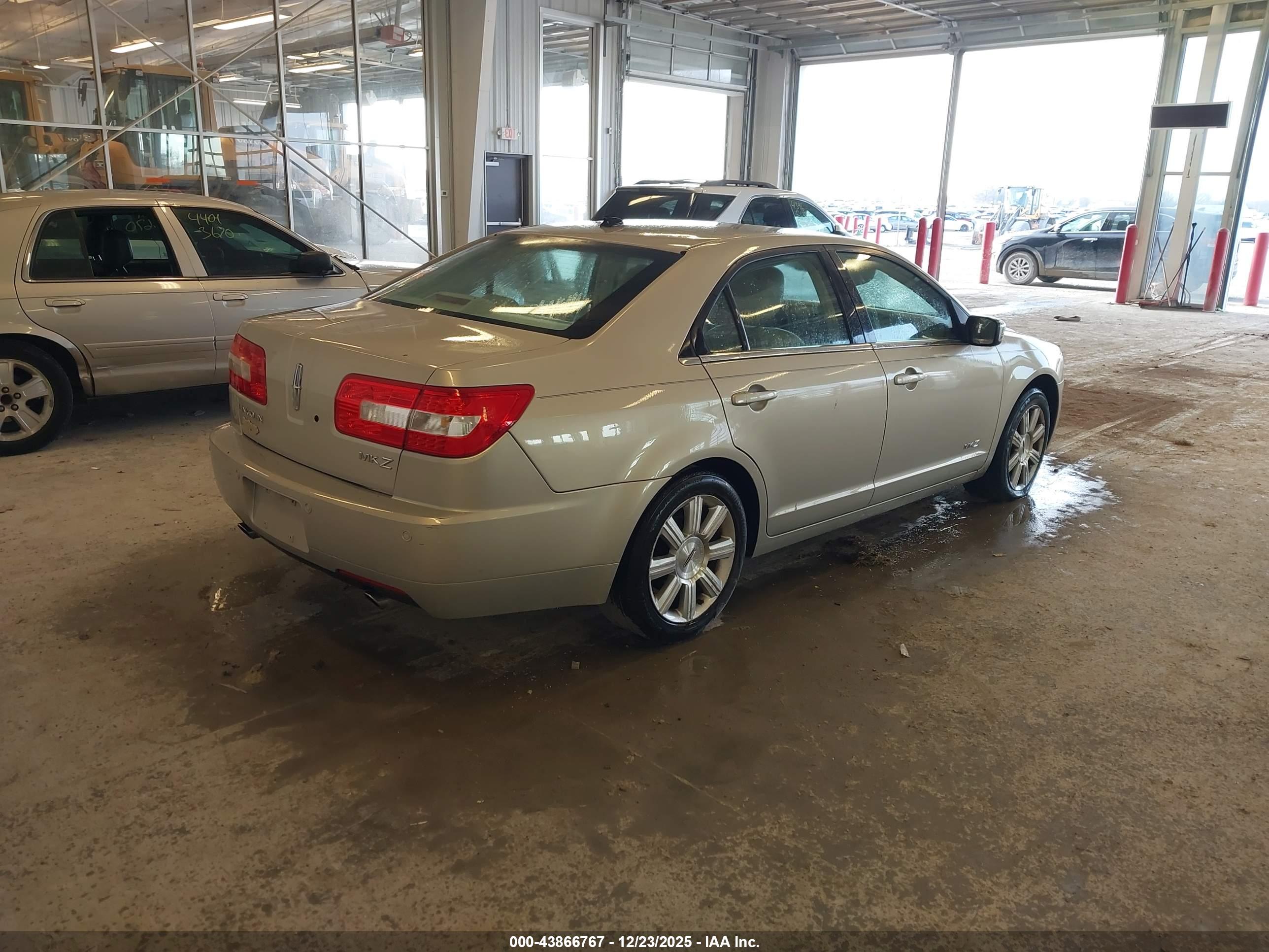 LINCOLN MKZ image 4