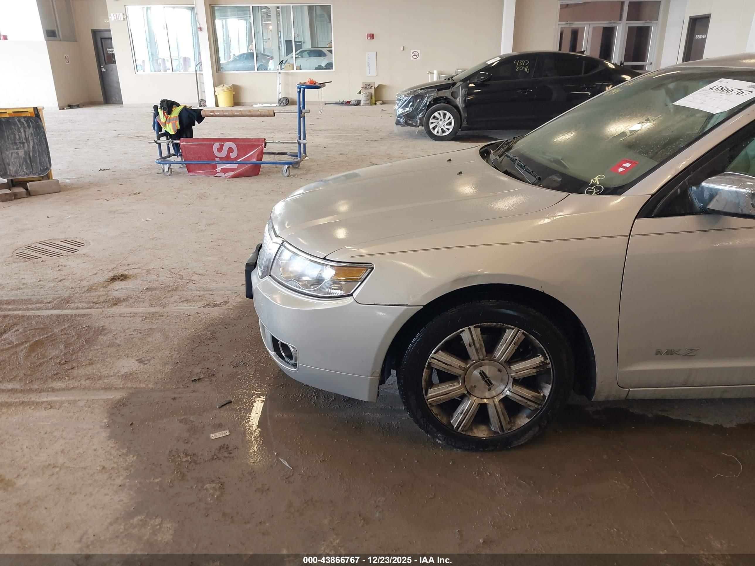 LINCOLN MKZ image 6