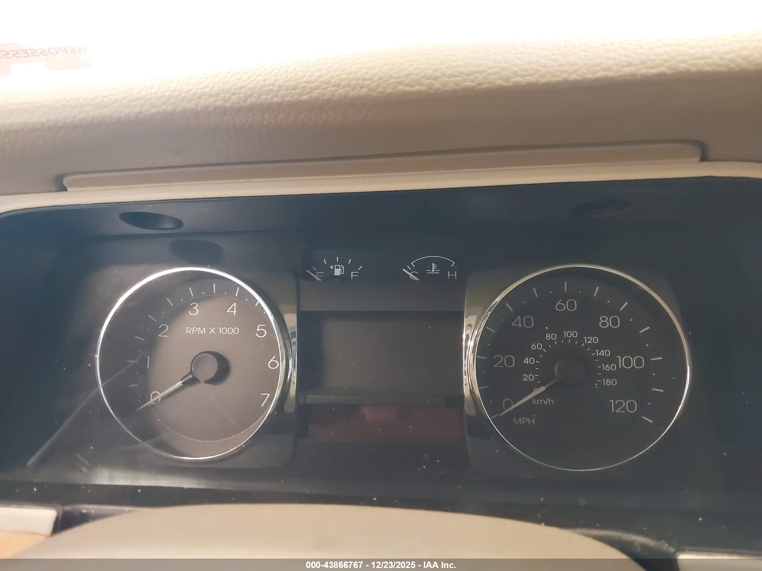 LINCOLN MKZ image 7