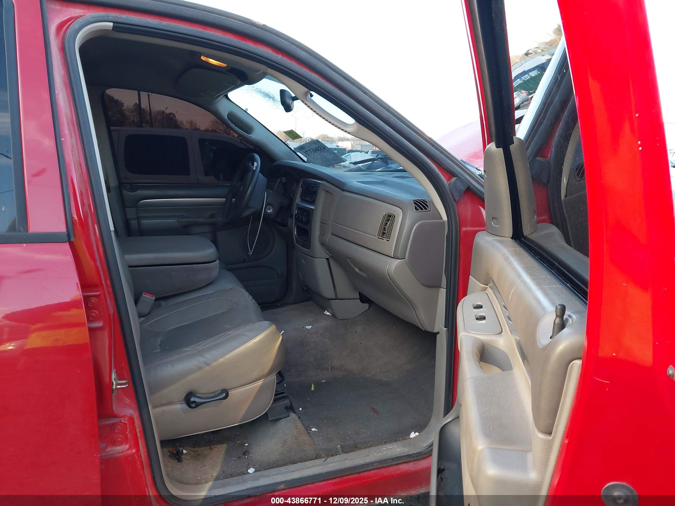 DODGE RAM image 5
