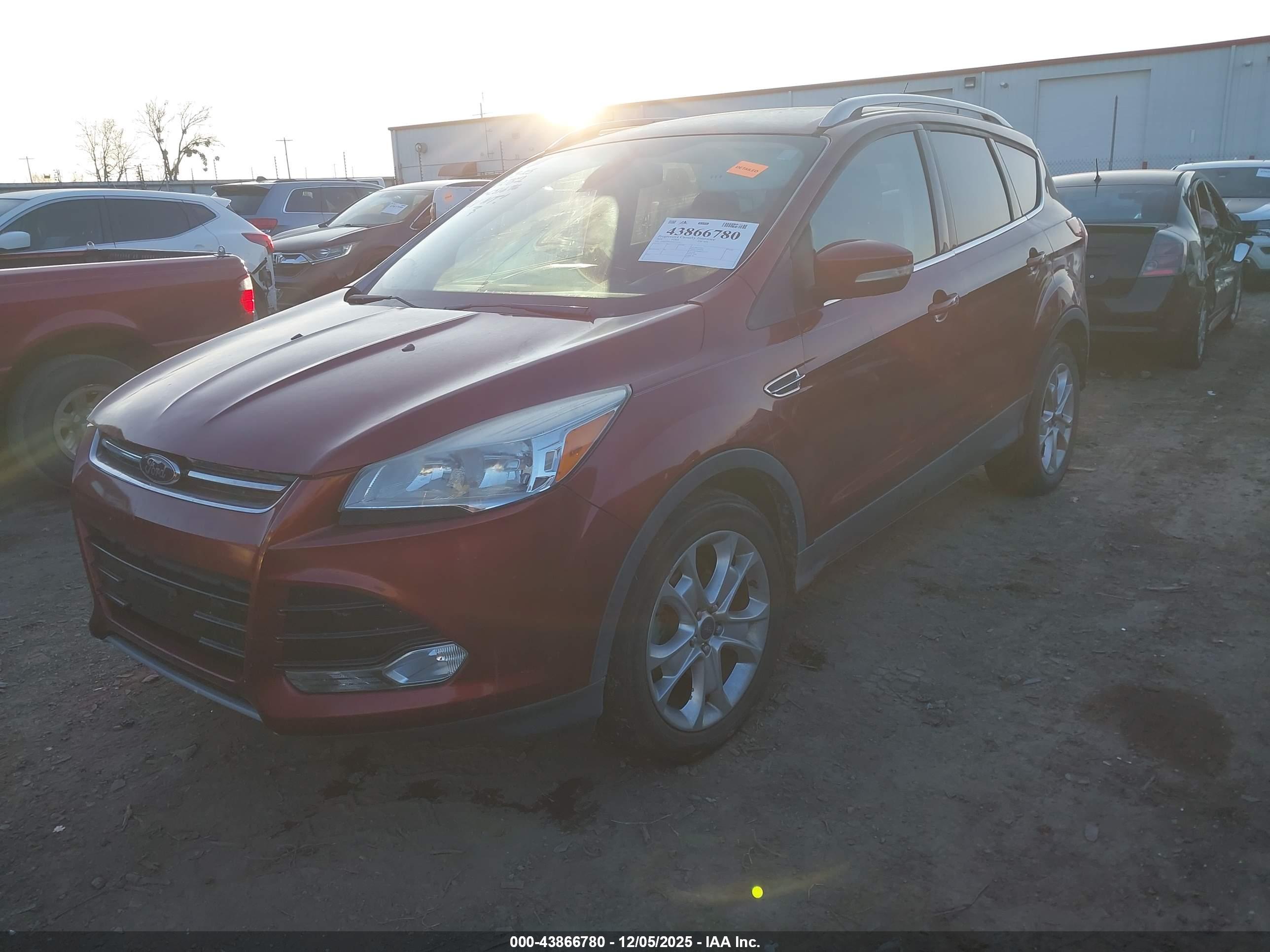 FORD ESCAPE image 2