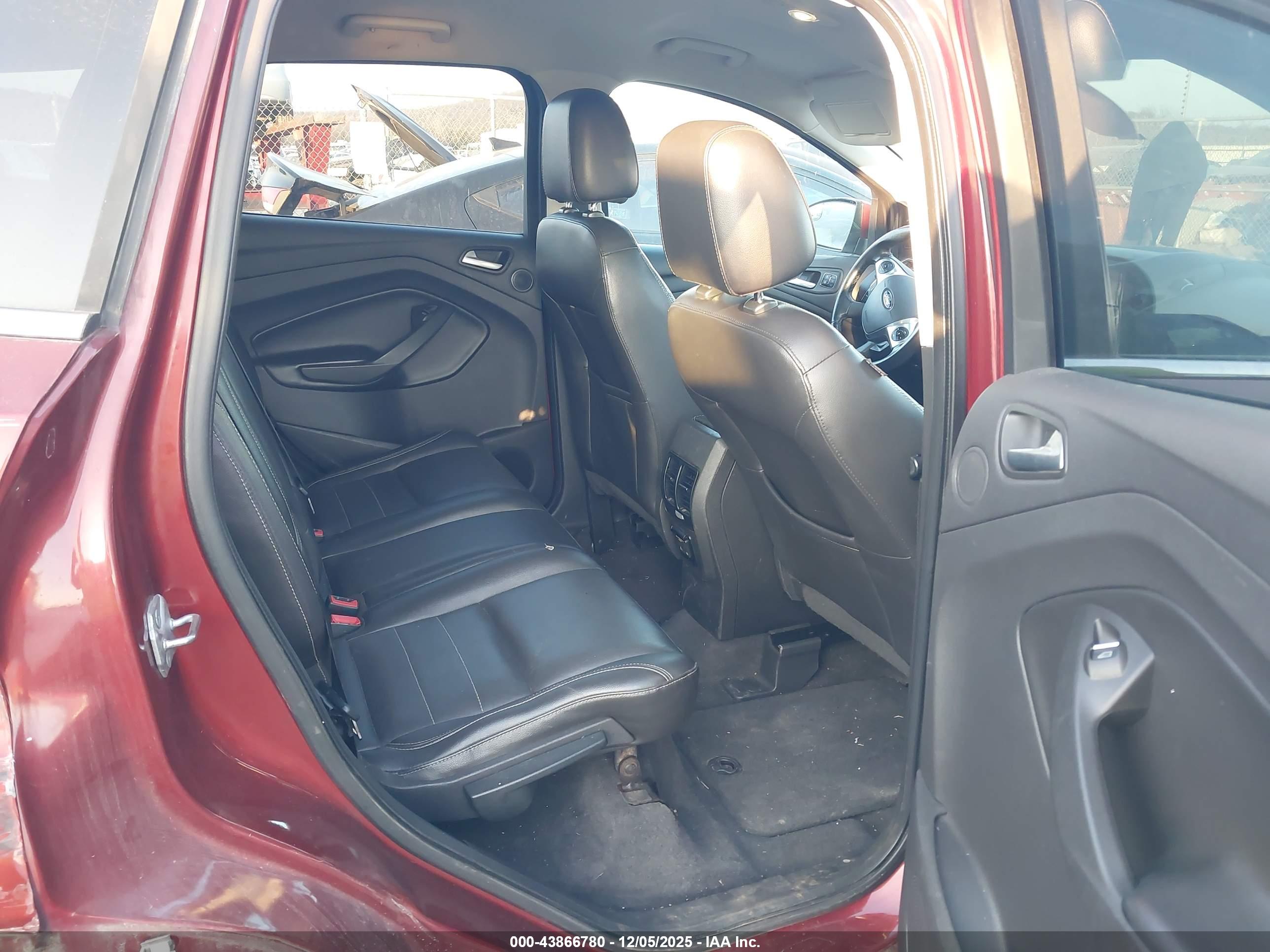 FORD ESCAPE image 8