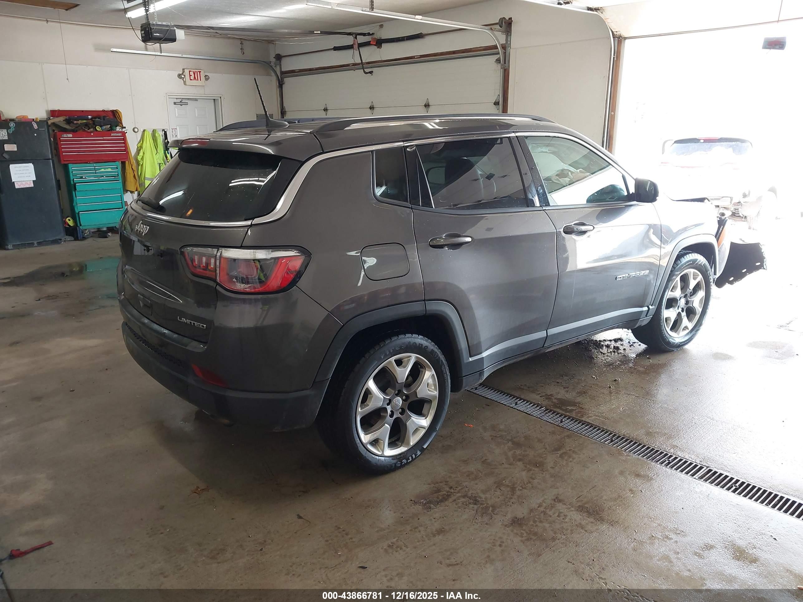 JEEP COMPASS image 4