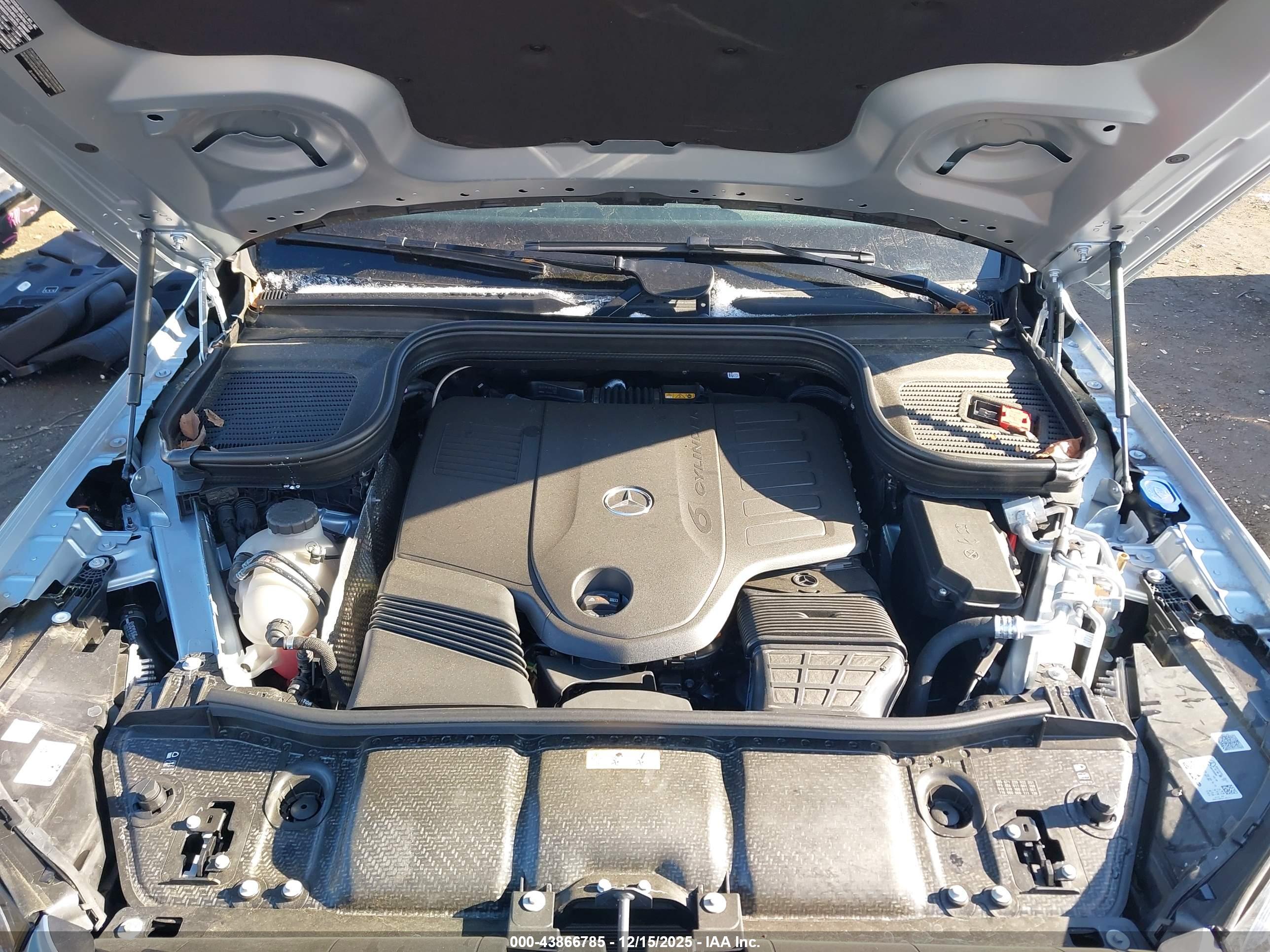 MERCEDES-BENZ GLS image 10