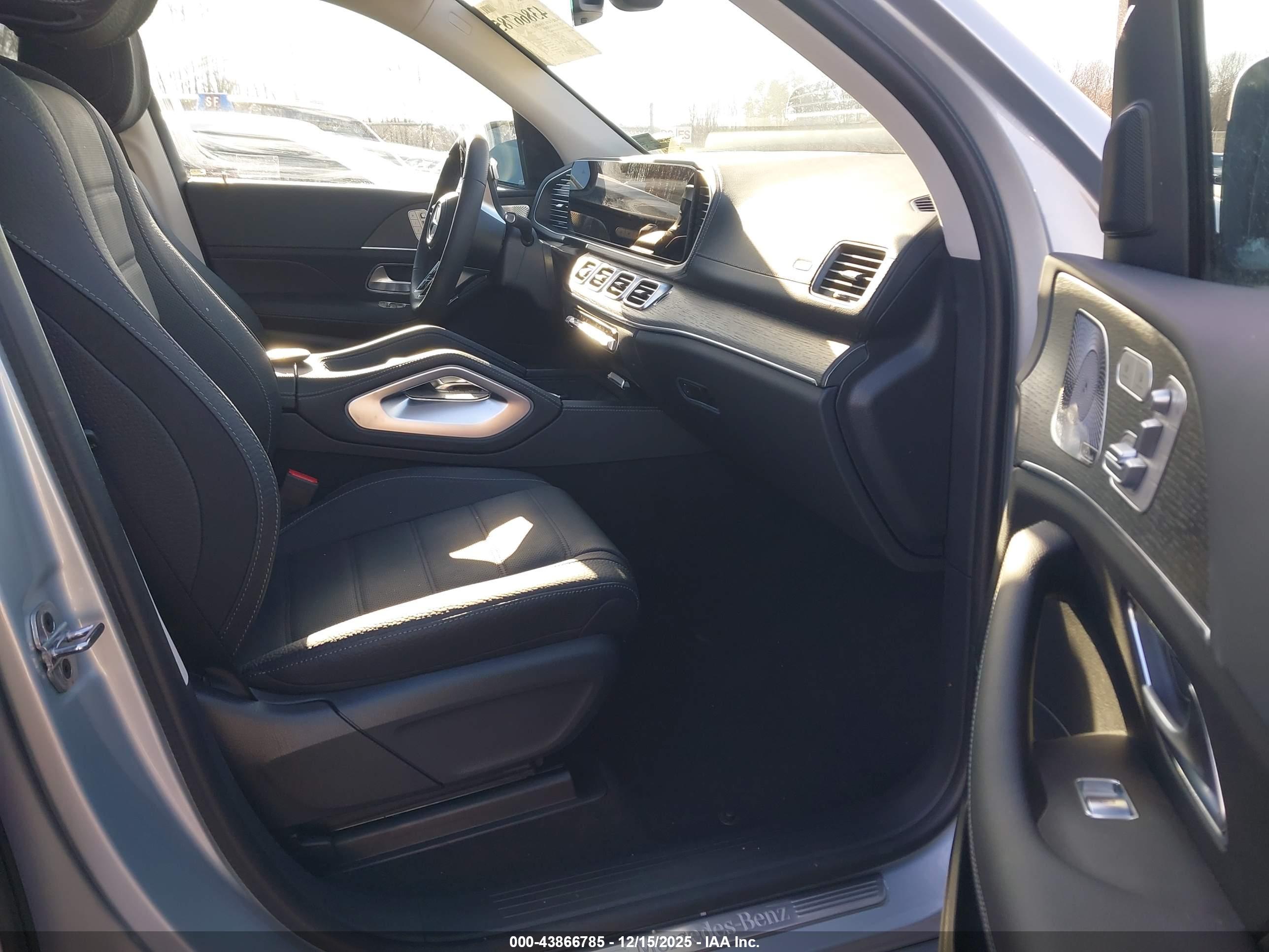 MERCEDES-BENZ GLS image 5