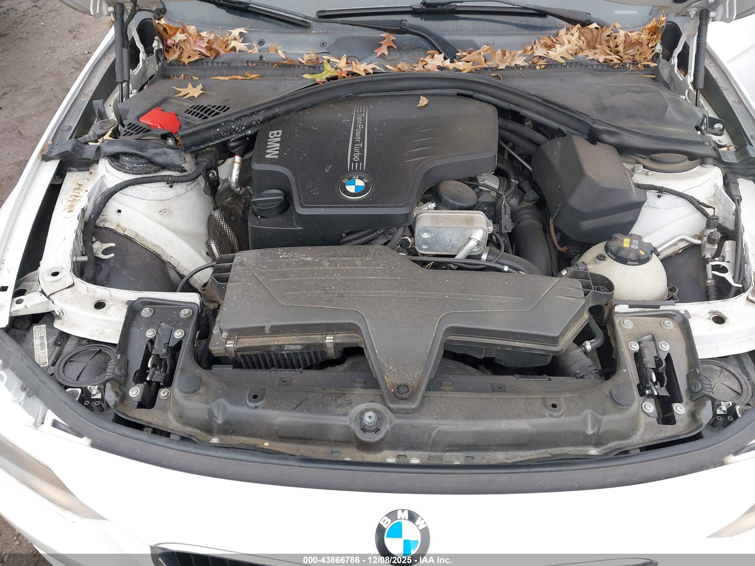 BMW 320I image 10