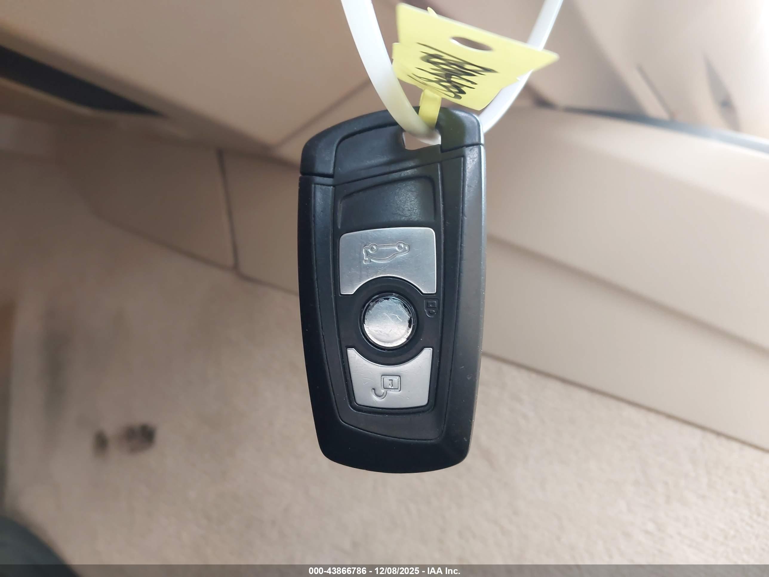 BMW 320I image 11