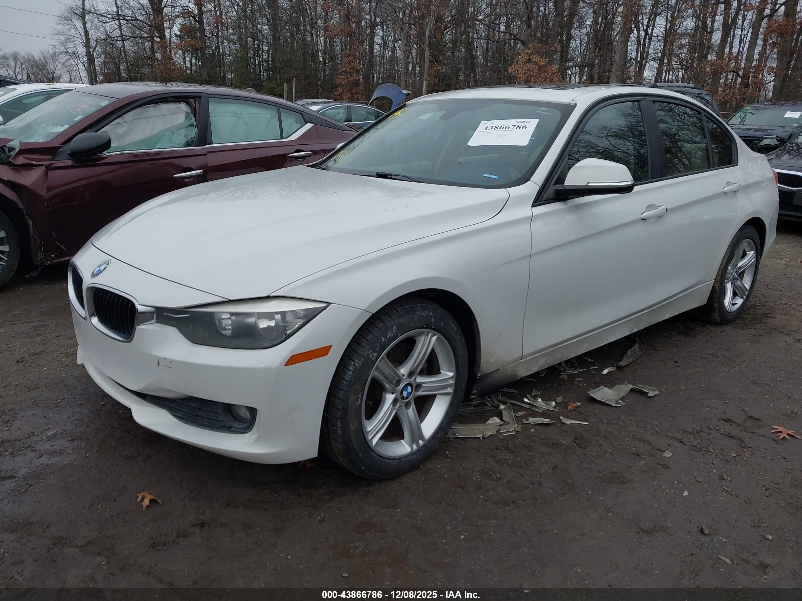 BMW 320I image 2