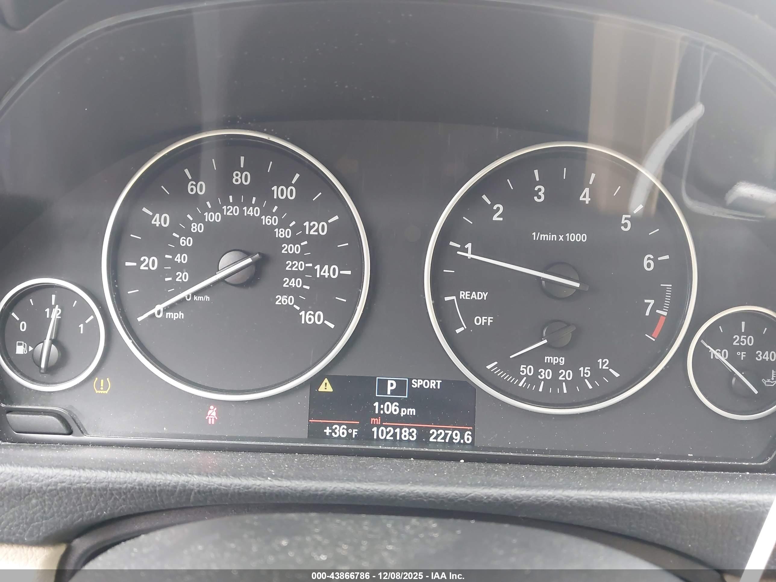BMW 320I image 7
