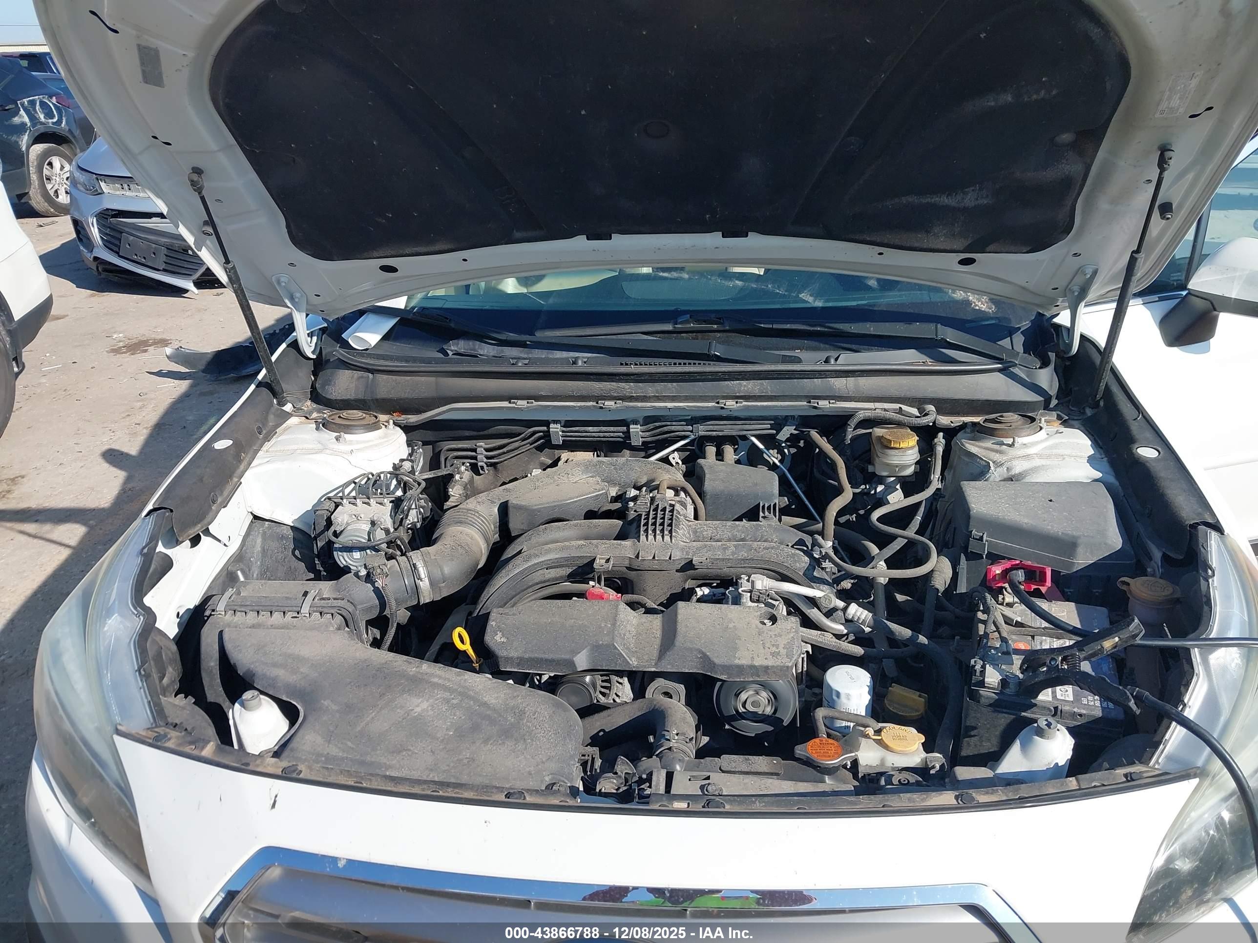 SUBARU OUTBACK image 10