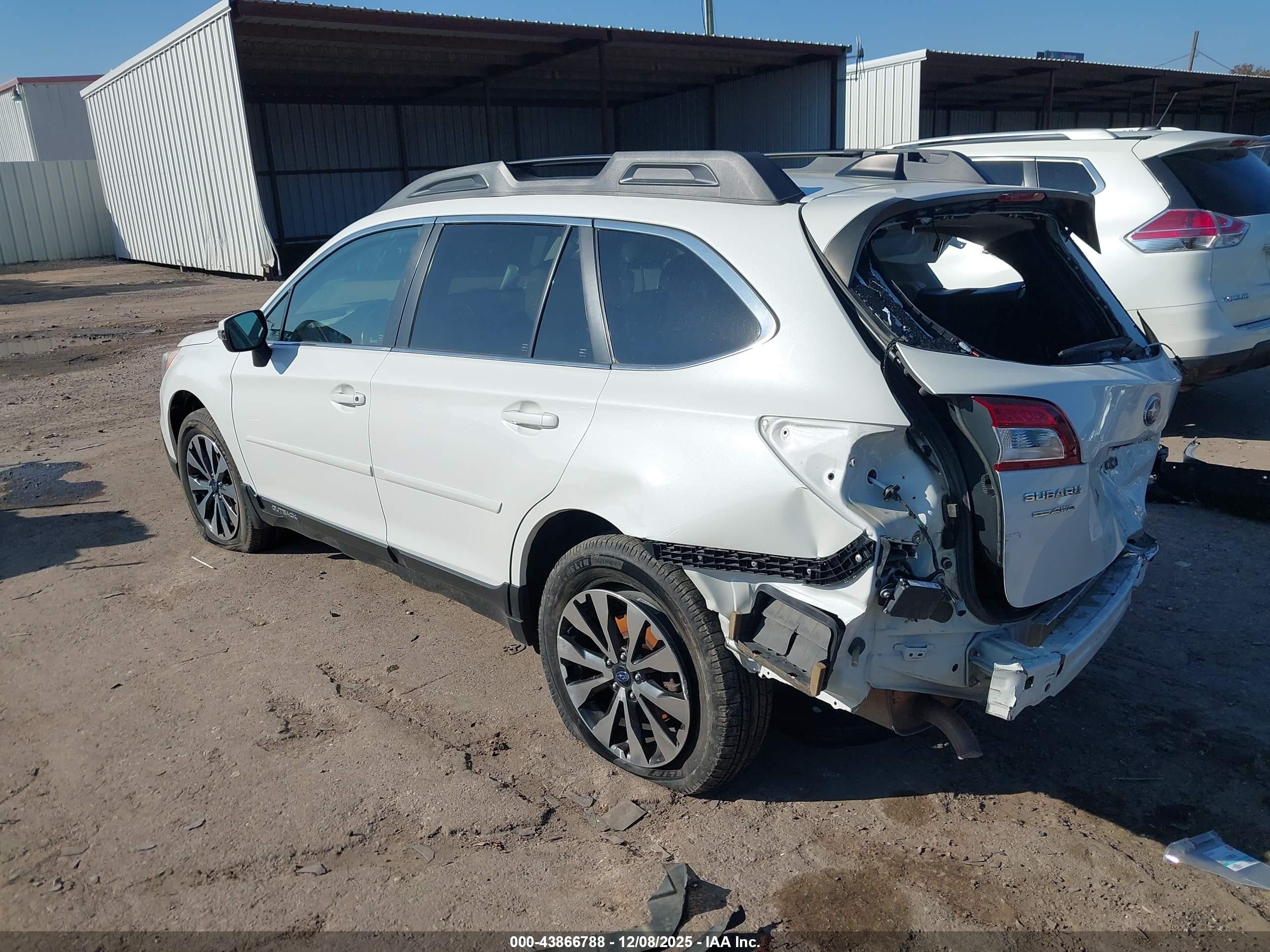 SUBARU OUTBACK image 3
