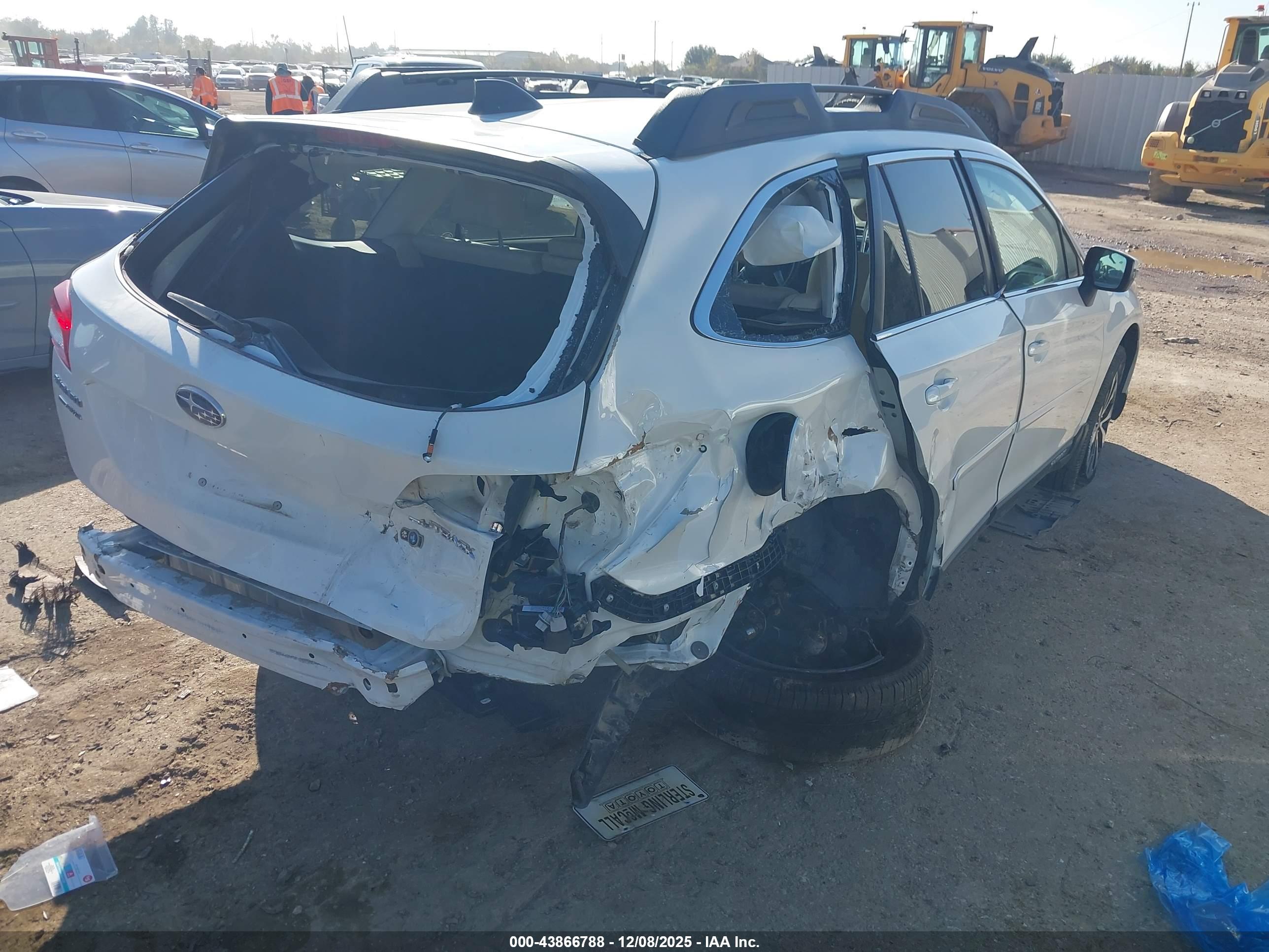SUBARU OUTBACK image 4