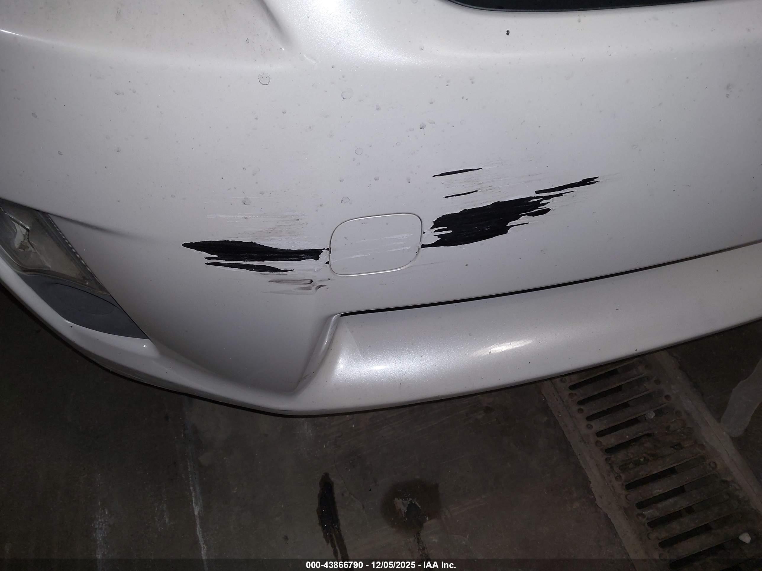 TOYOTA PRIUS image 6