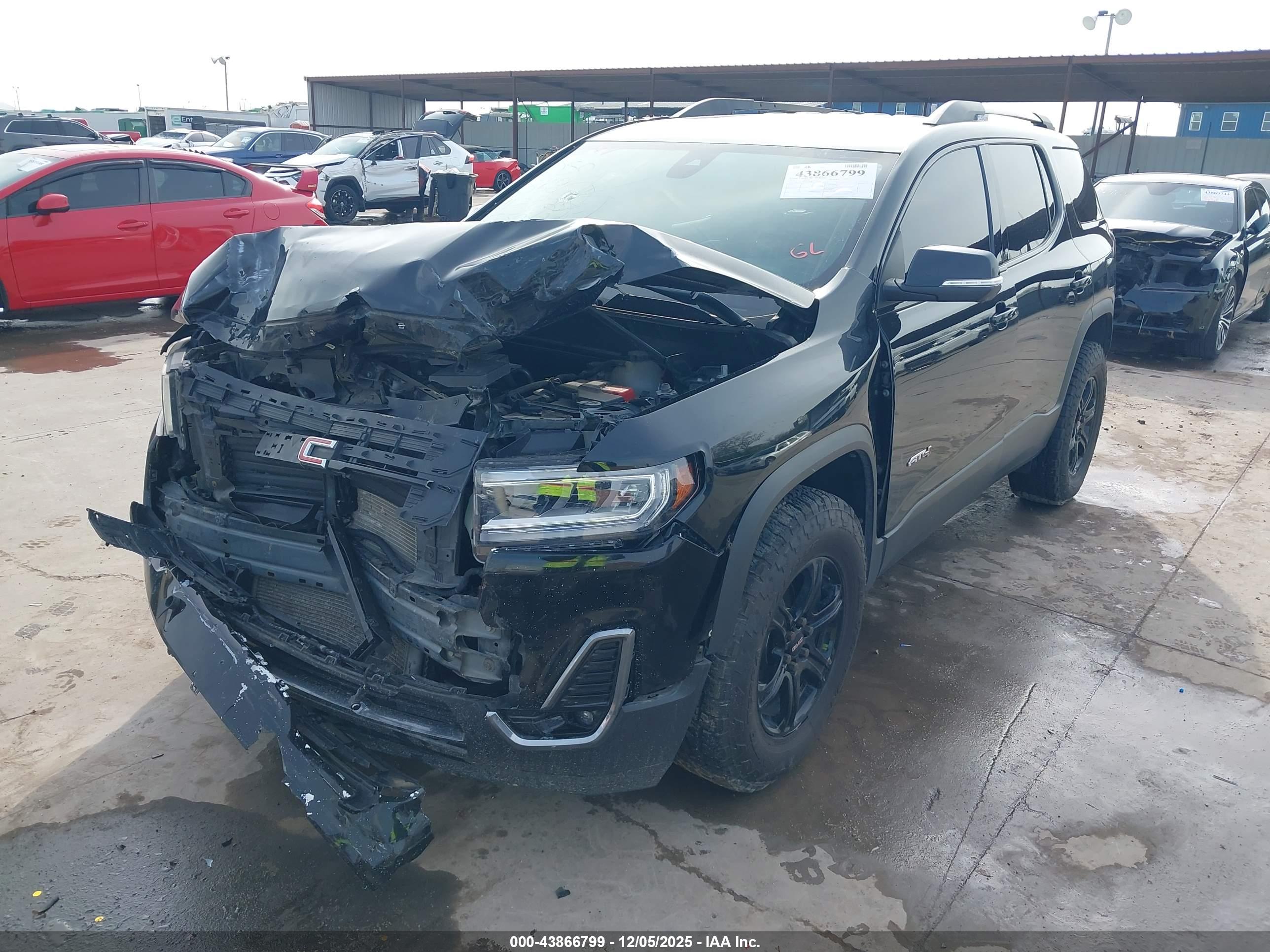 GMC ACADIA image 2