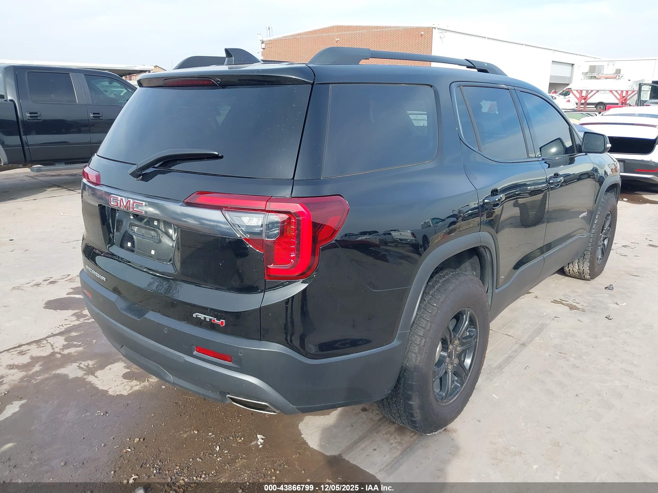 GMC ACADIA image 4