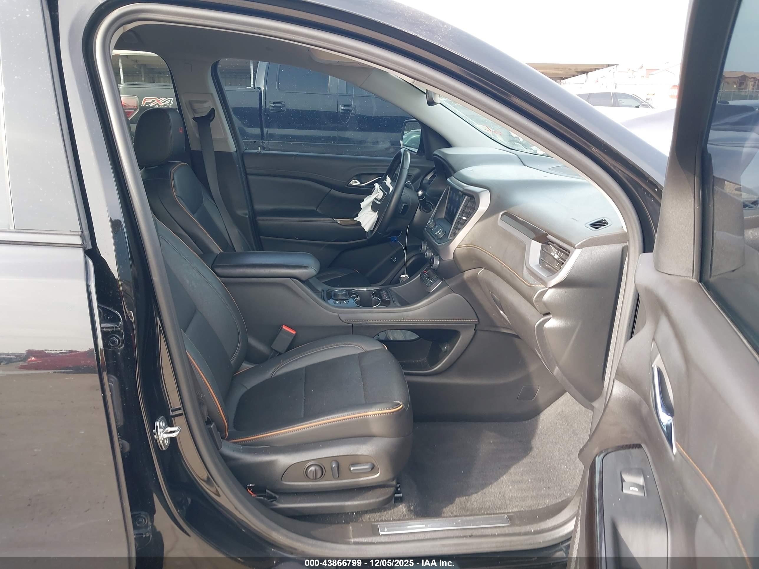 GMC ACADIA image 5