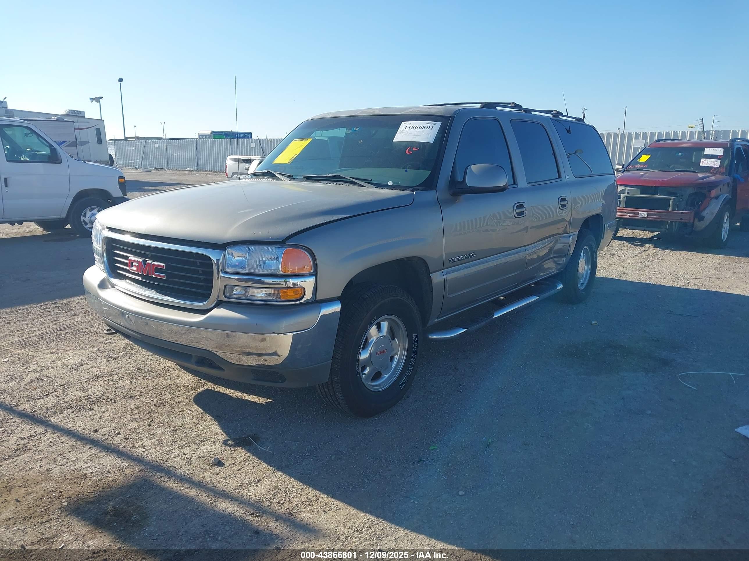 GMC YUKON image 2