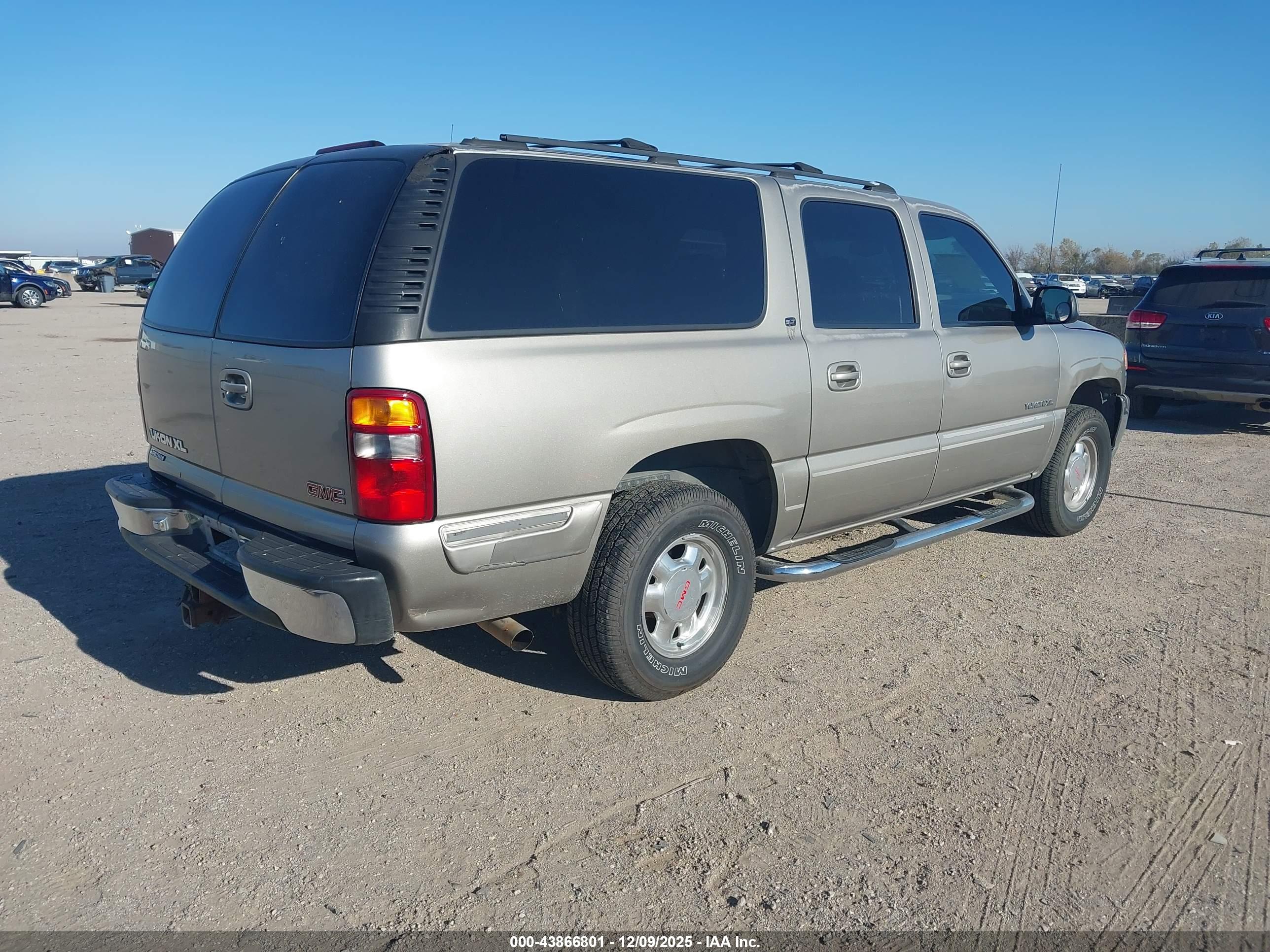 GMC YUKON image 4