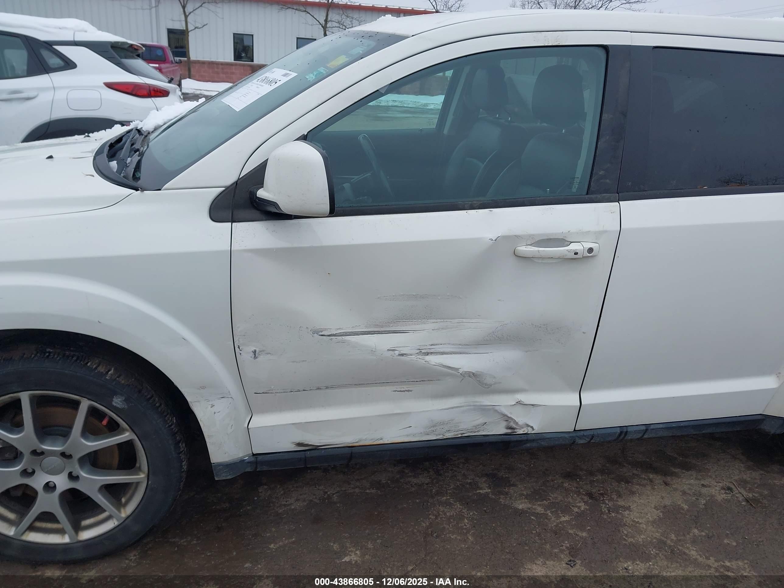 DODGE JOURNEY image 6