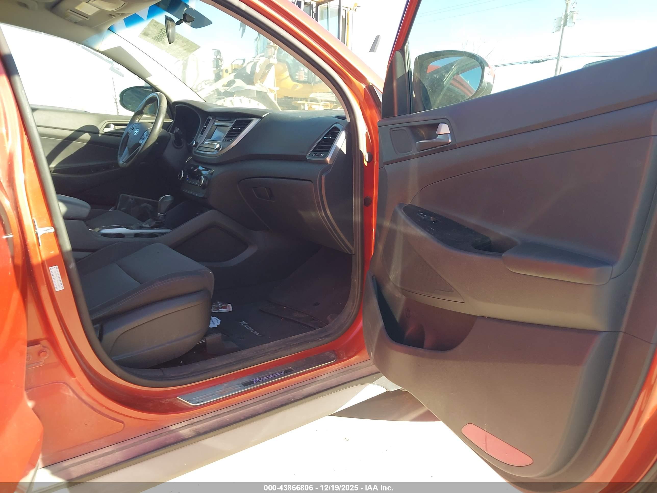 HYUNDAI TUCSON image 5