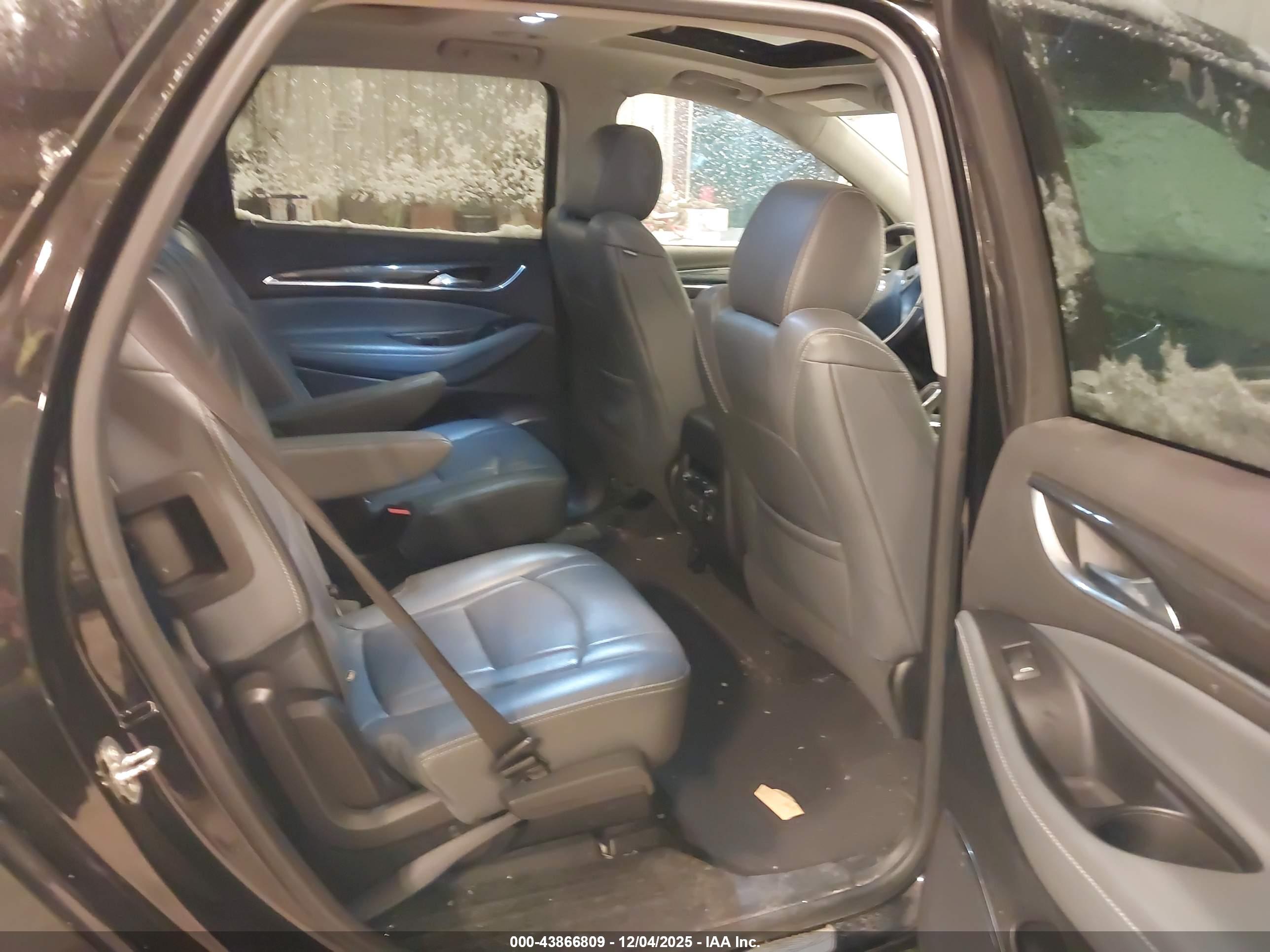 BUICK ENCLAVE image 8