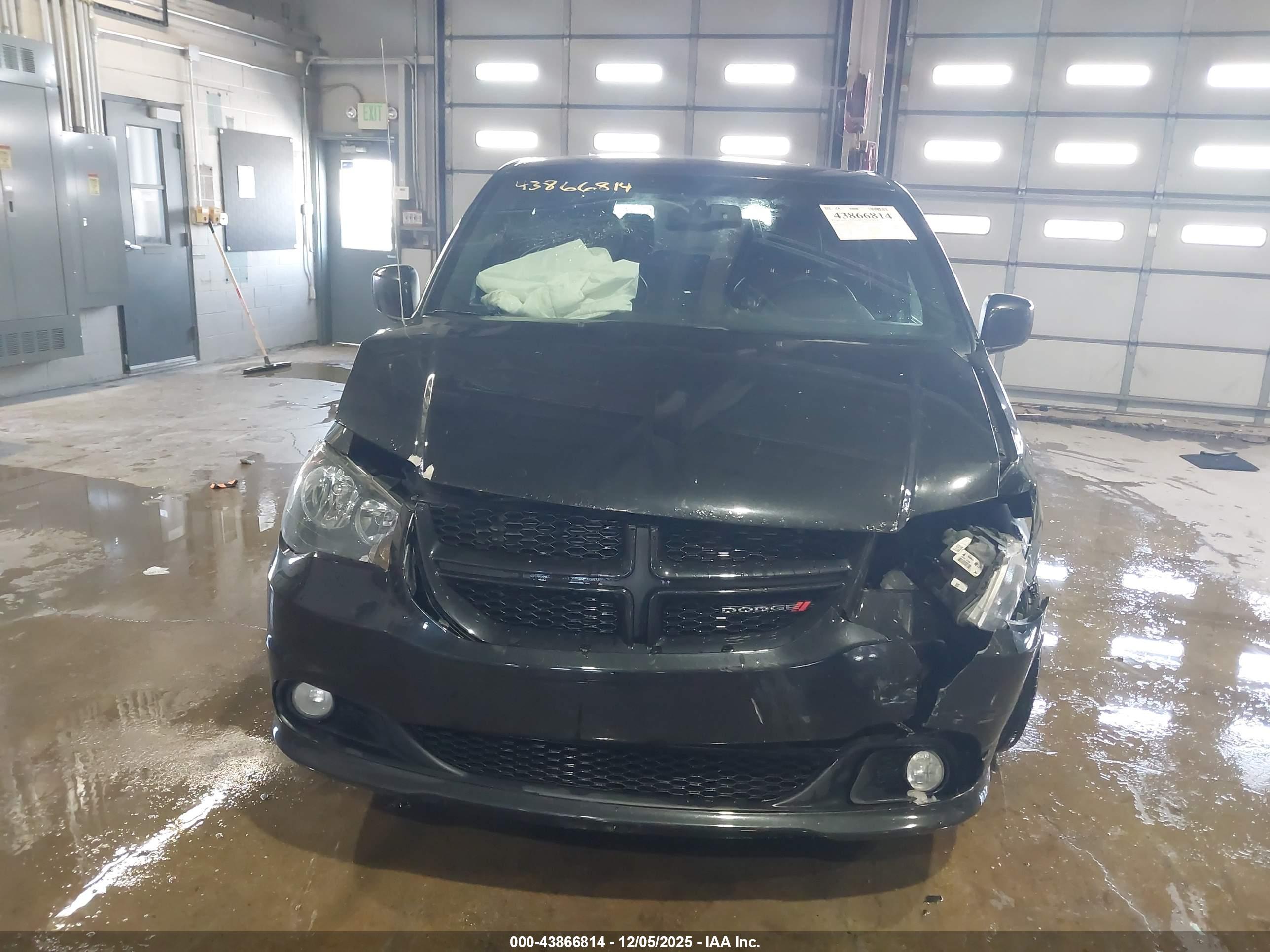 DODGE GRAND image 6