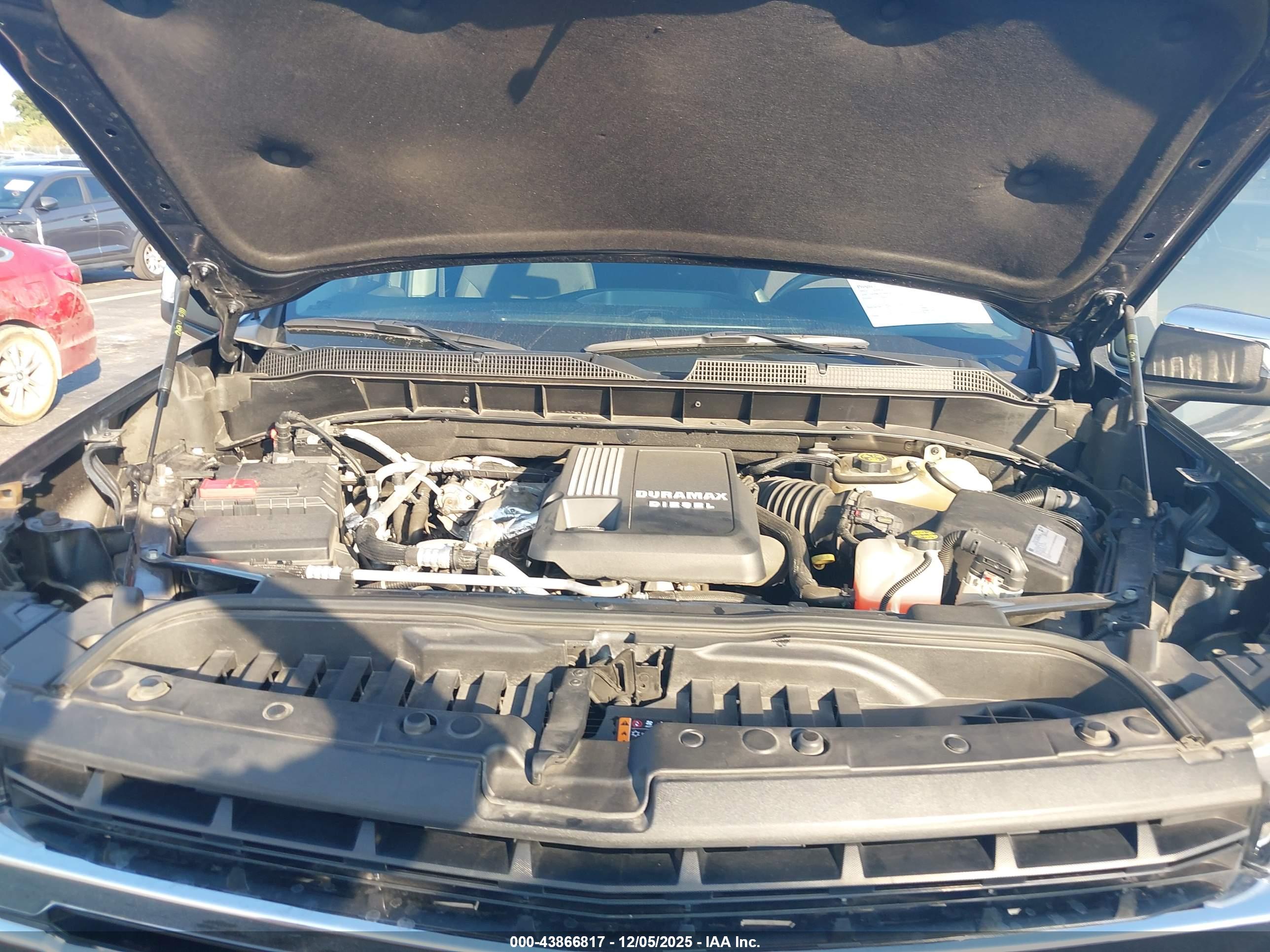 CHEVROLET SILVERADO image 10