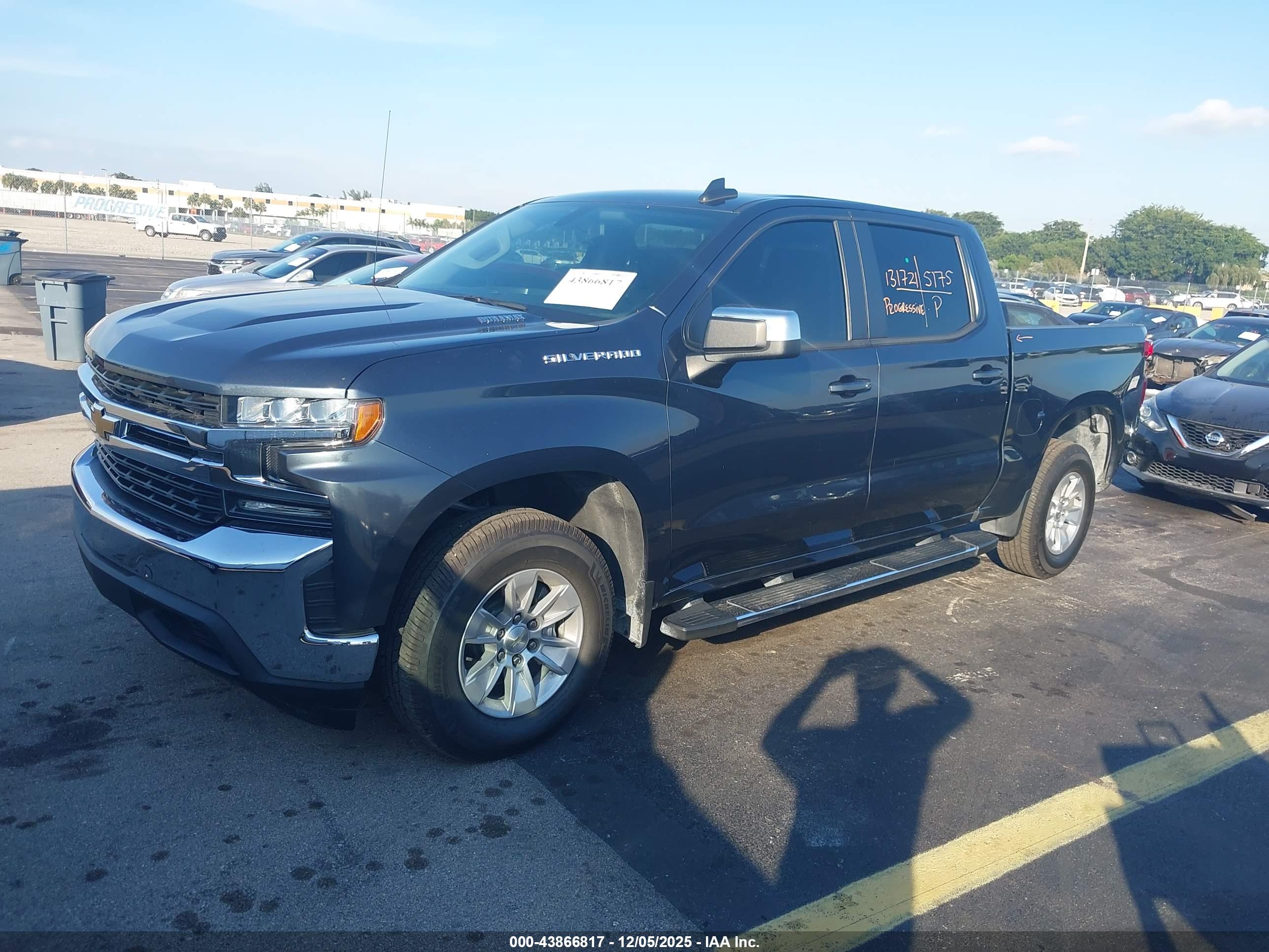 CHEVROLET SILVERADO image 2