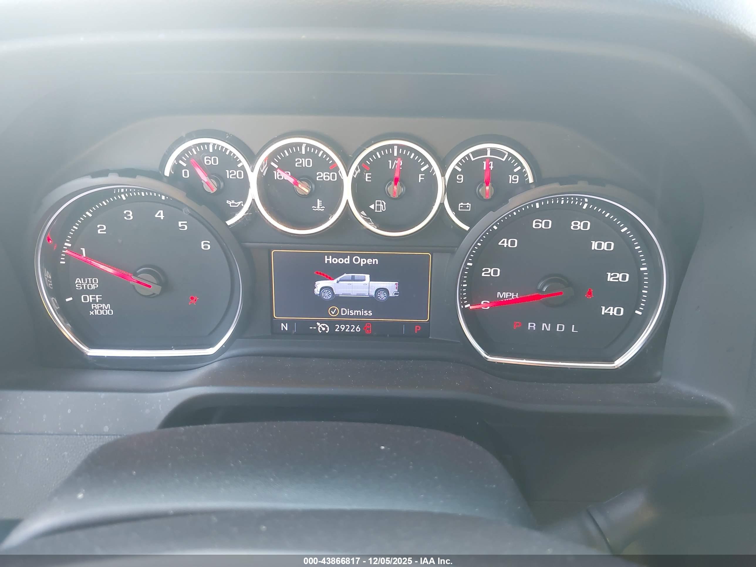 CHEVROLET SILVERADO image 7