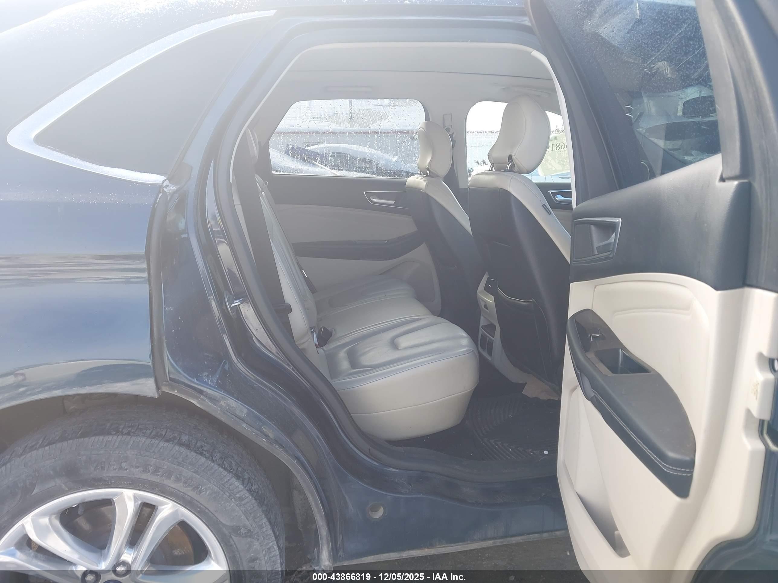 FORD EDGE image 8