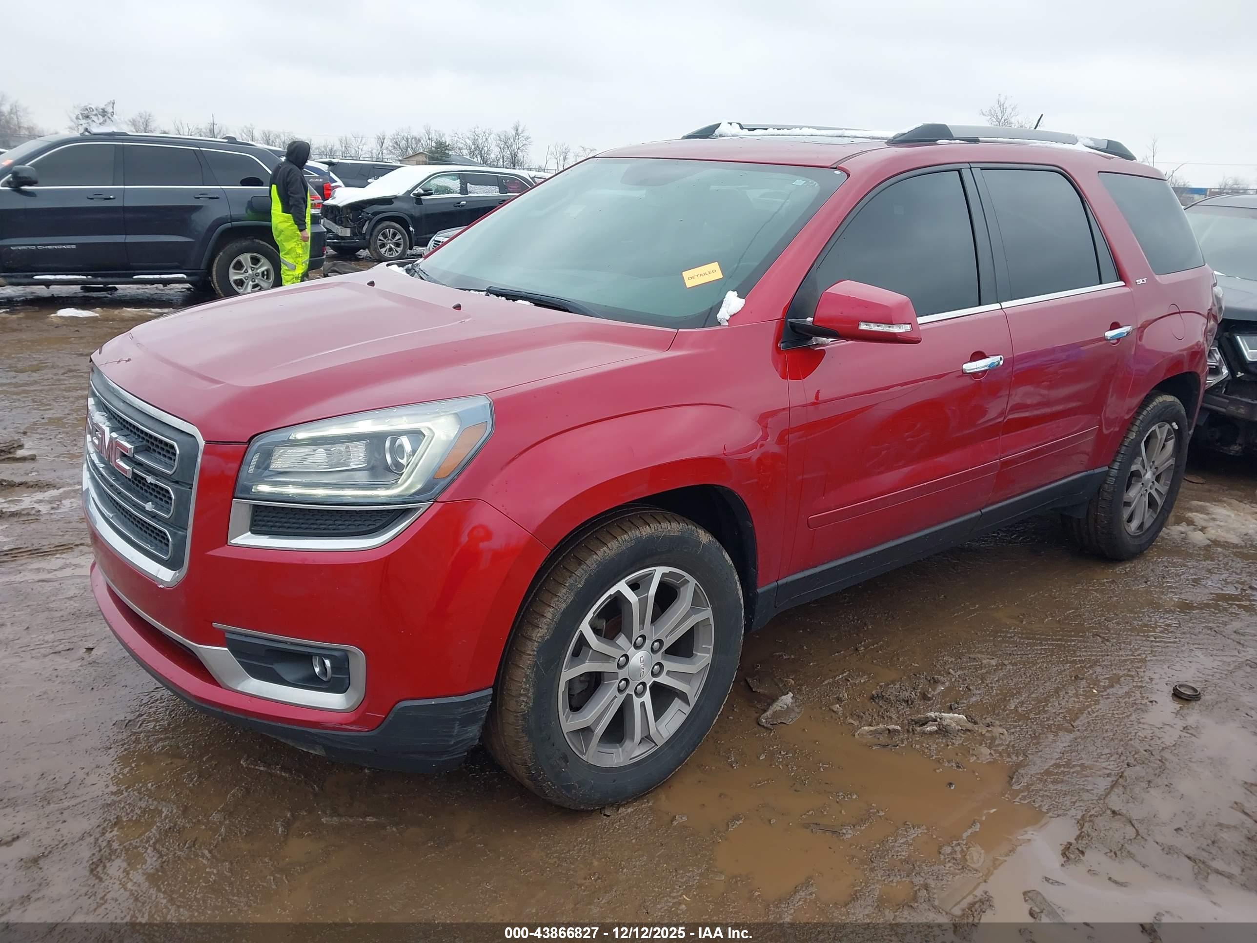 GMC ACADIA image 2