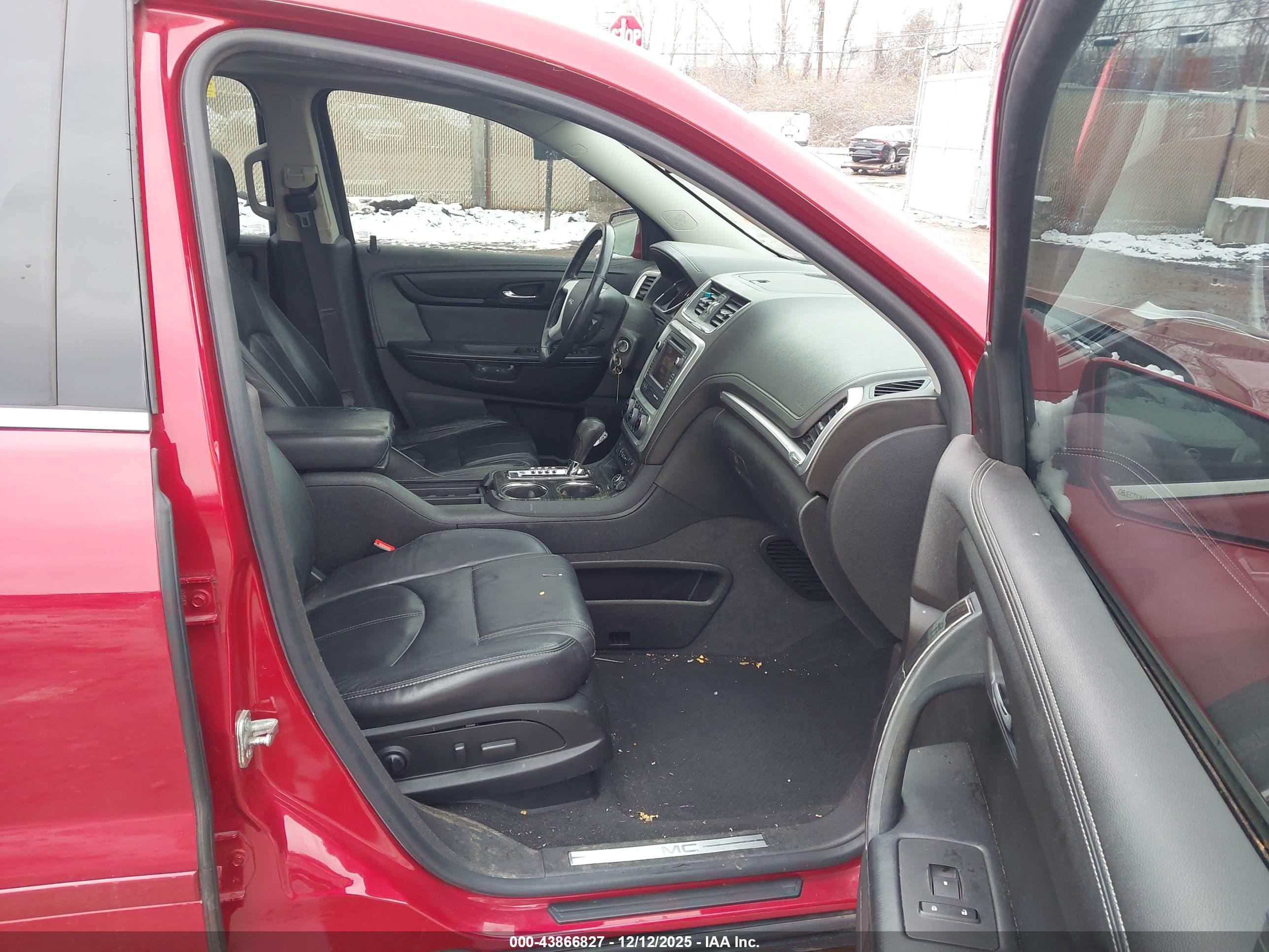 GMC ACADIA image 5