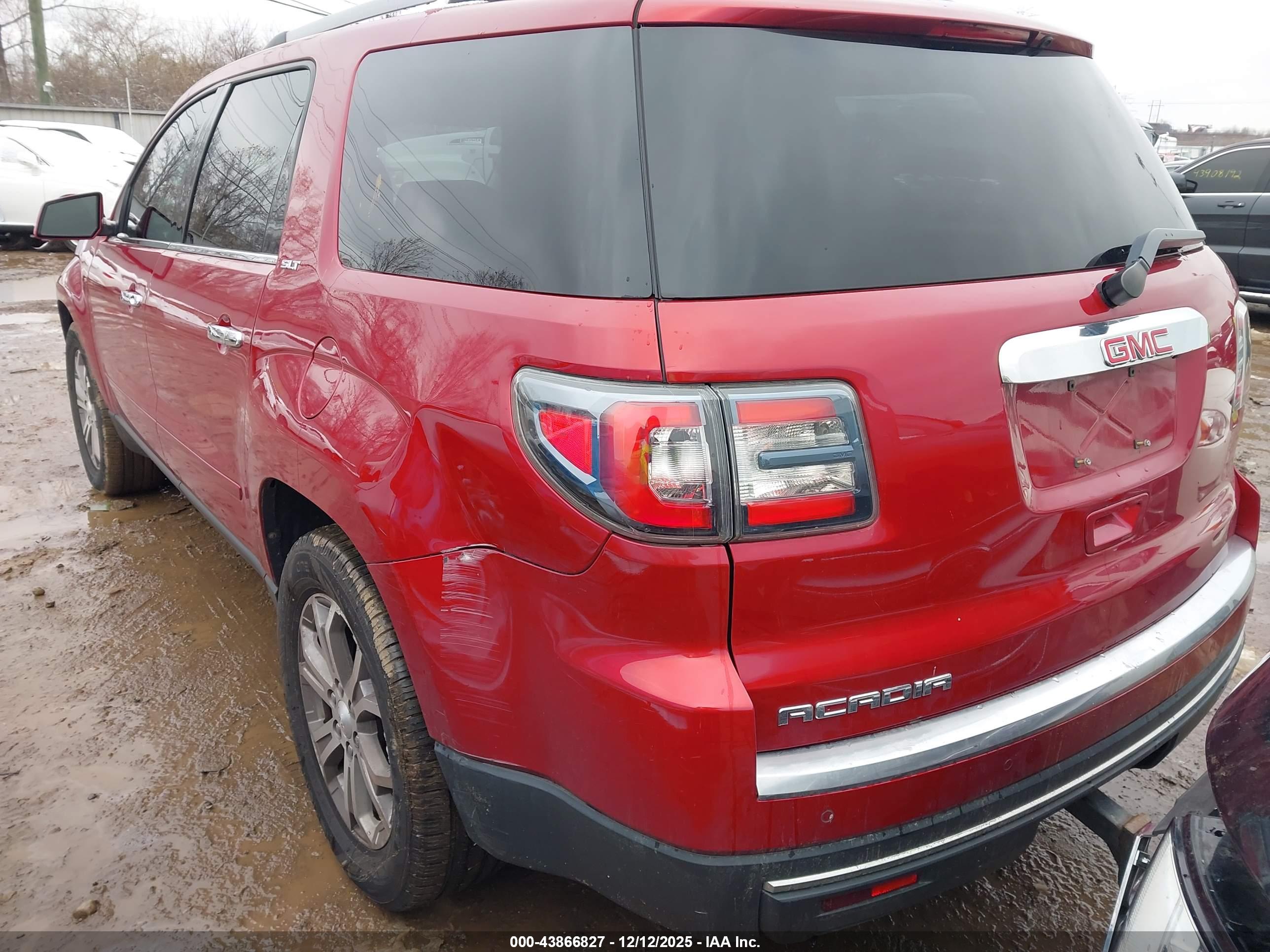 GMC ACADIA image 6